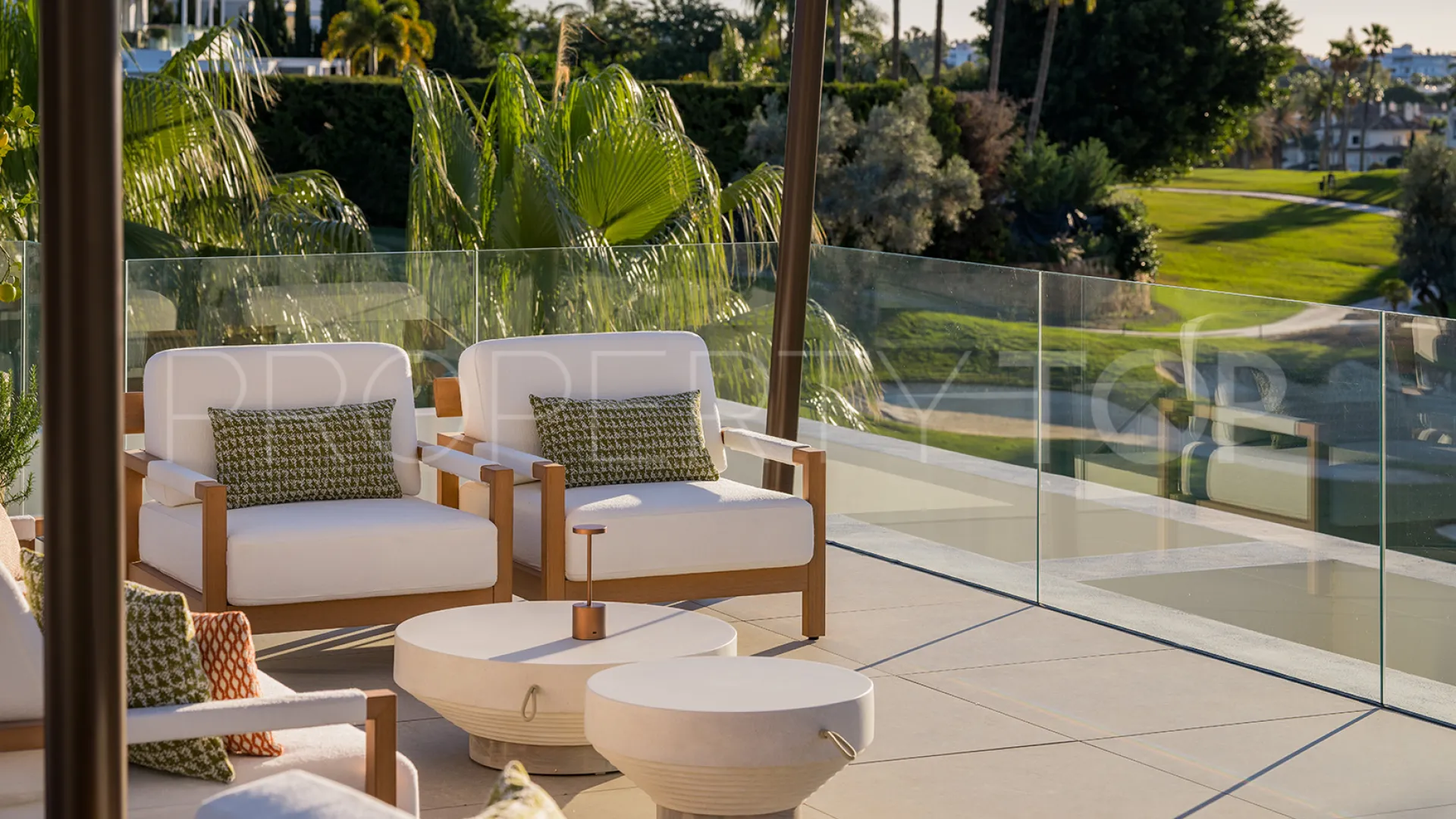 For sale 4 bedrooms villa in Nueva Andalucia