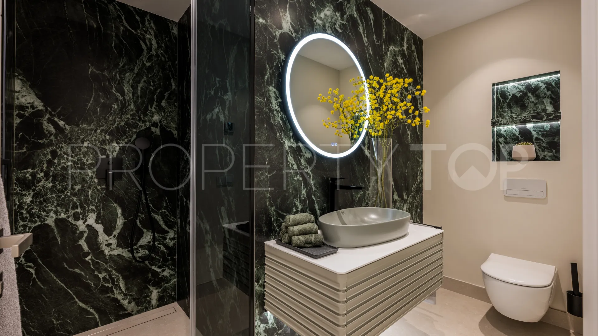 Se vende apartamento con 3 dormitorios en Torre Bermeja