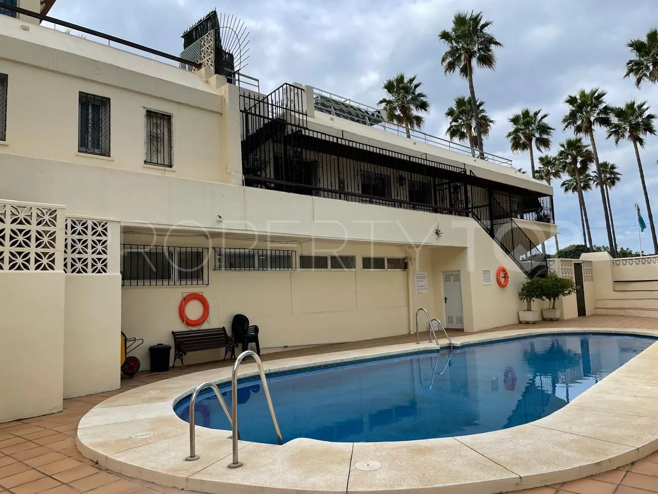 Buy 4 bedrooms apartment in Marbella City