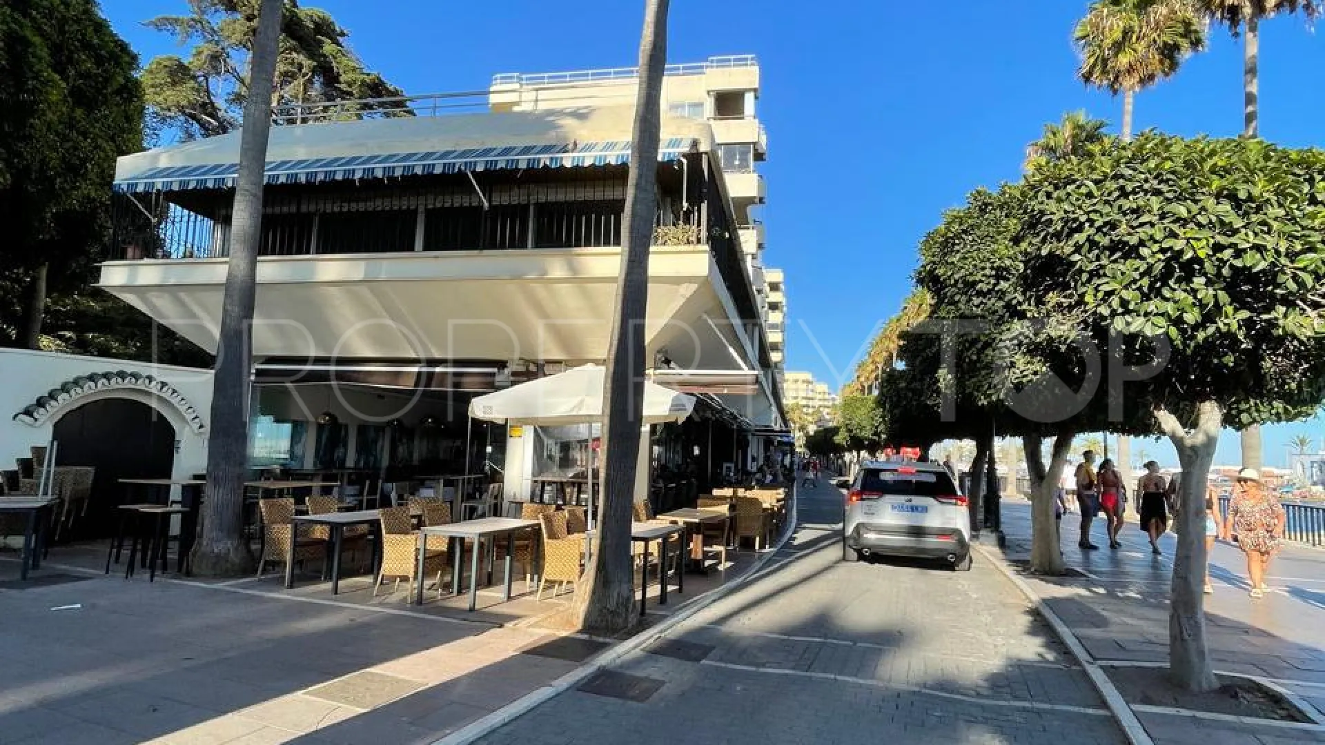 Buy 4 bedrooms apartment in Marbella City