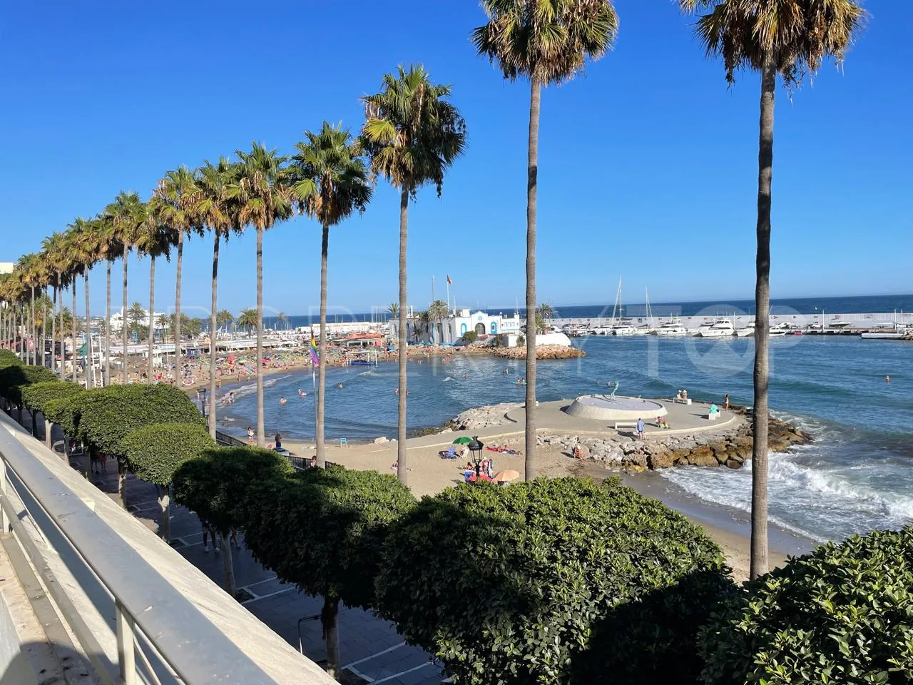 Buy 4 bedrooms apartment in Marbella City