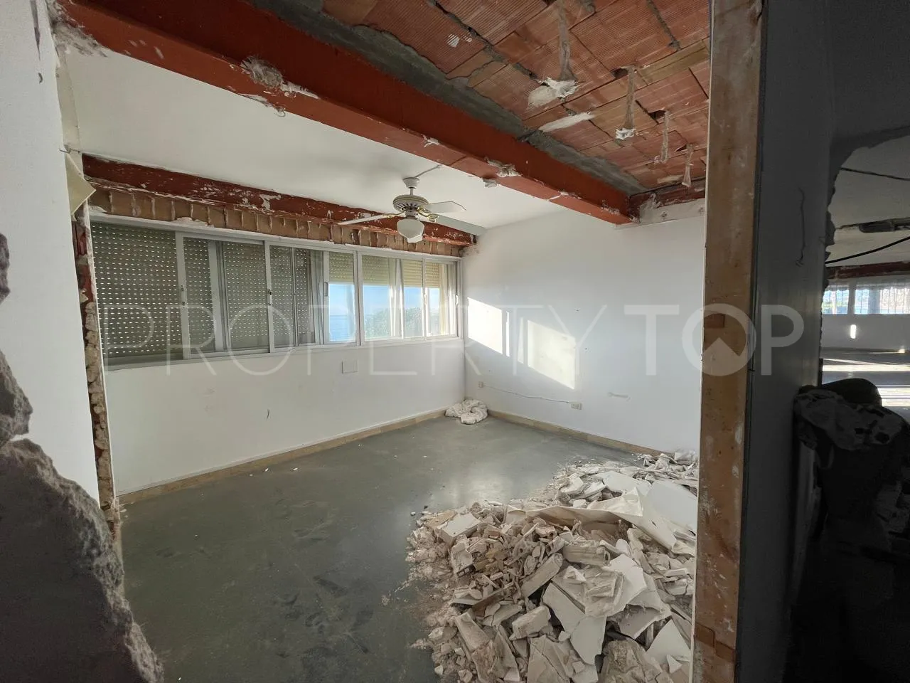 Buy 4 bedrooms apartment in Marbella City