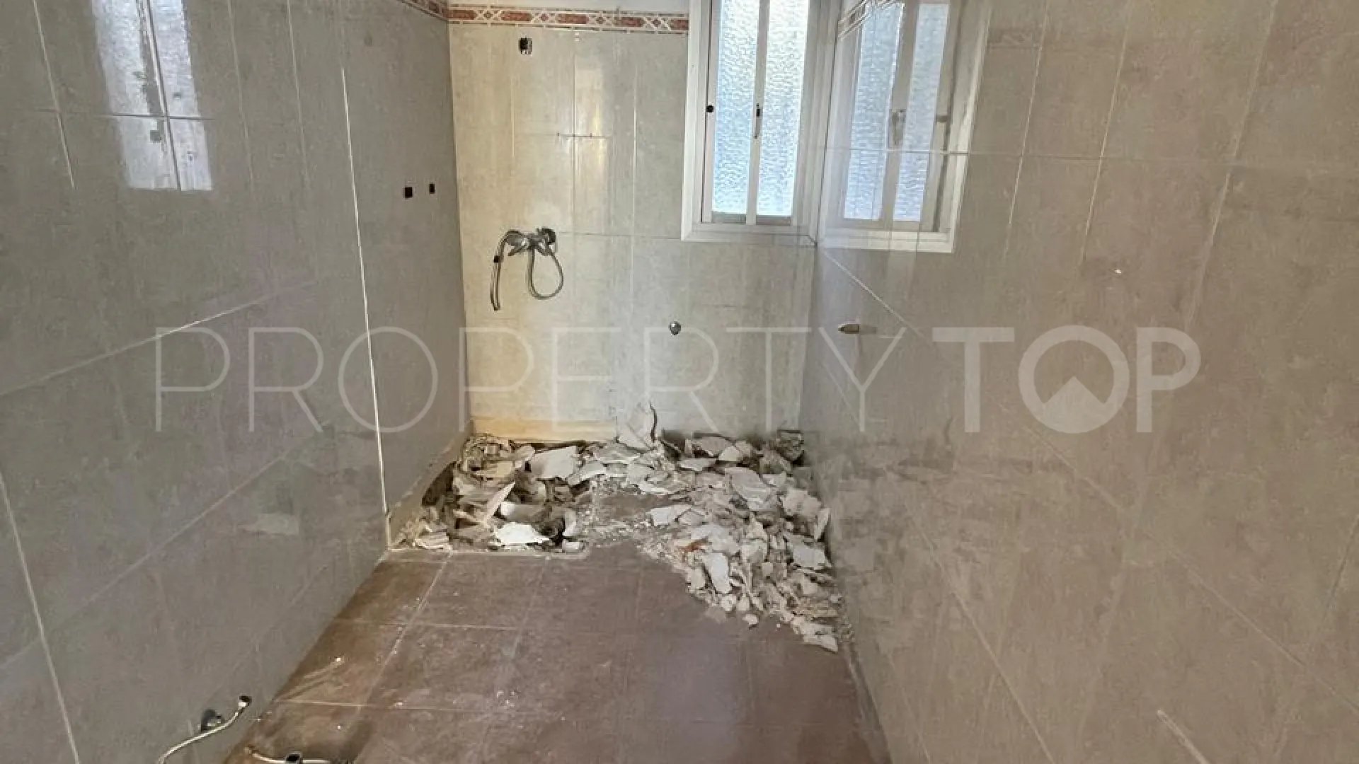 Buy 4 bedrooms apartment in Marbella City