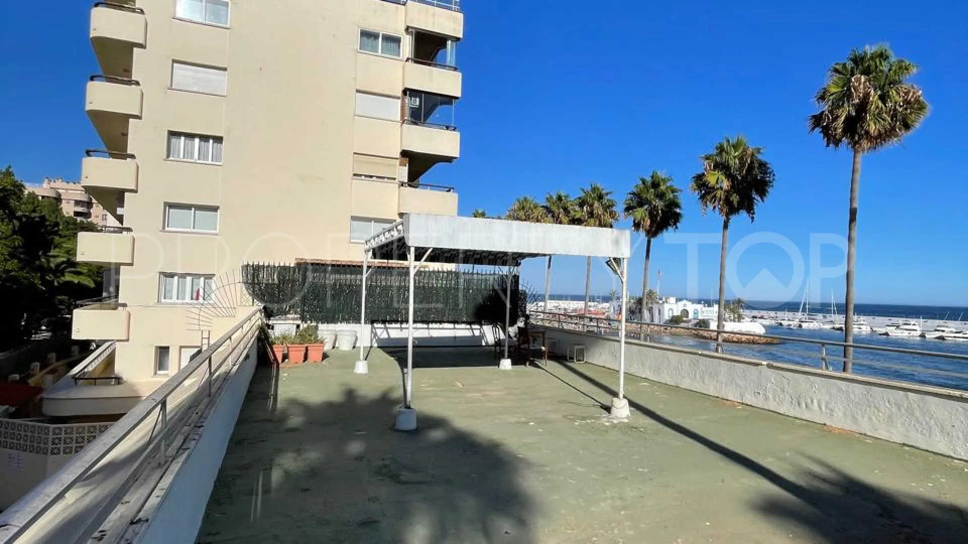 Buy 4 bedrooms apartment in Marbella City
