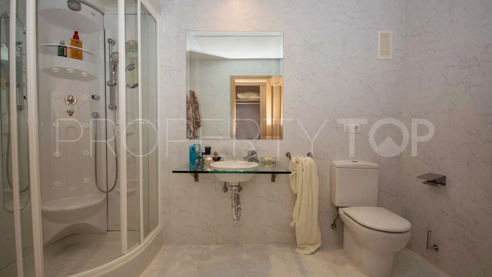 Apartamento en venta de 4 dormitorios en Las Nayades