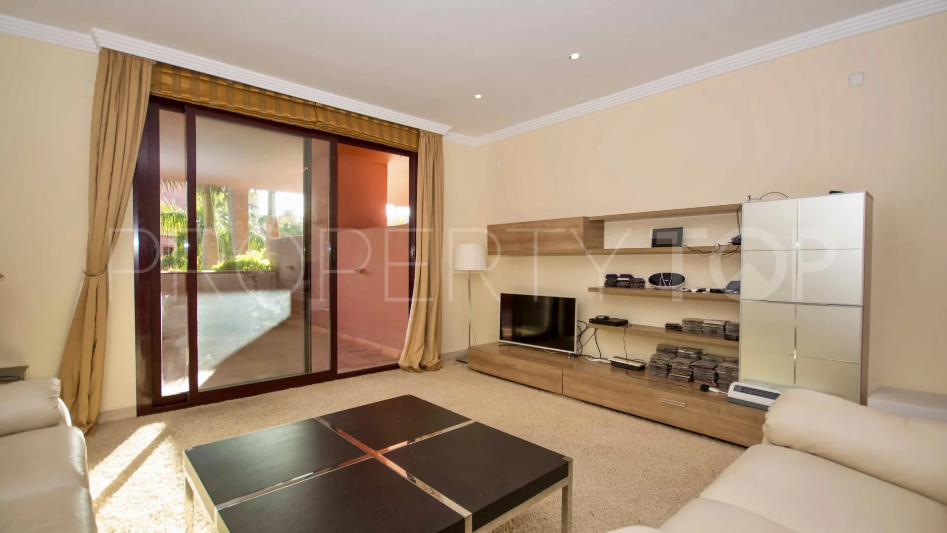 Apartamento en venta de 4 dormitorios en Las Nayades