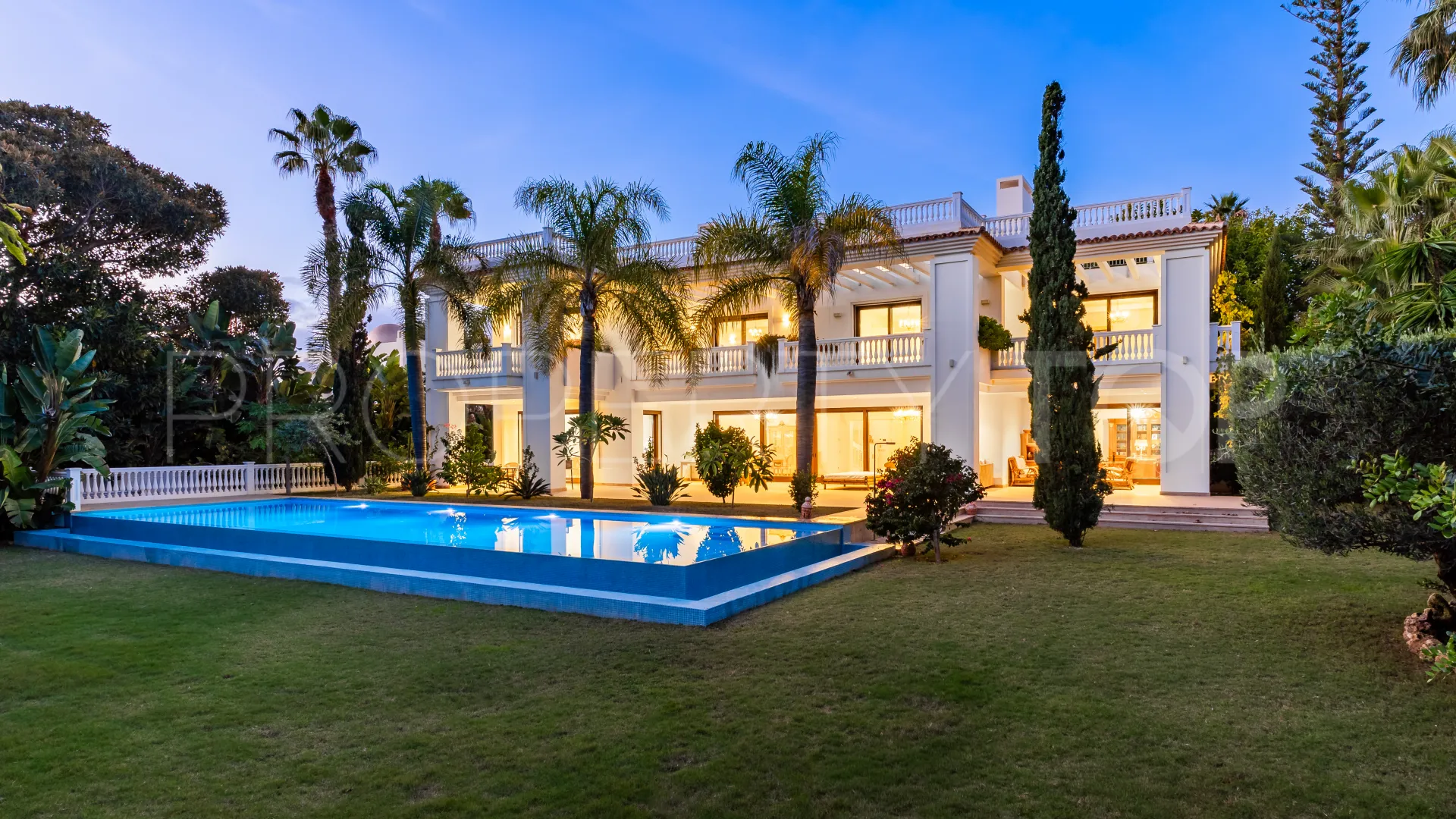 Guadalmina Baja 7 bedrooms villa for sale