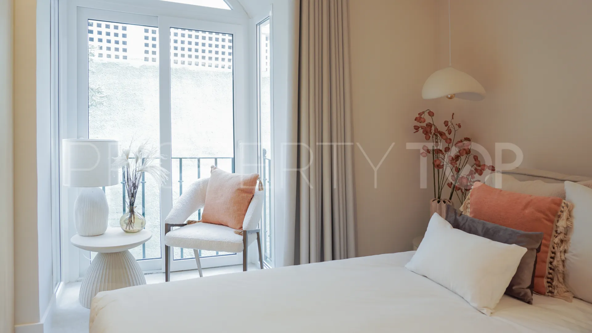 Buy Aloha Gardens 4 bedrooms duplex penthouse
