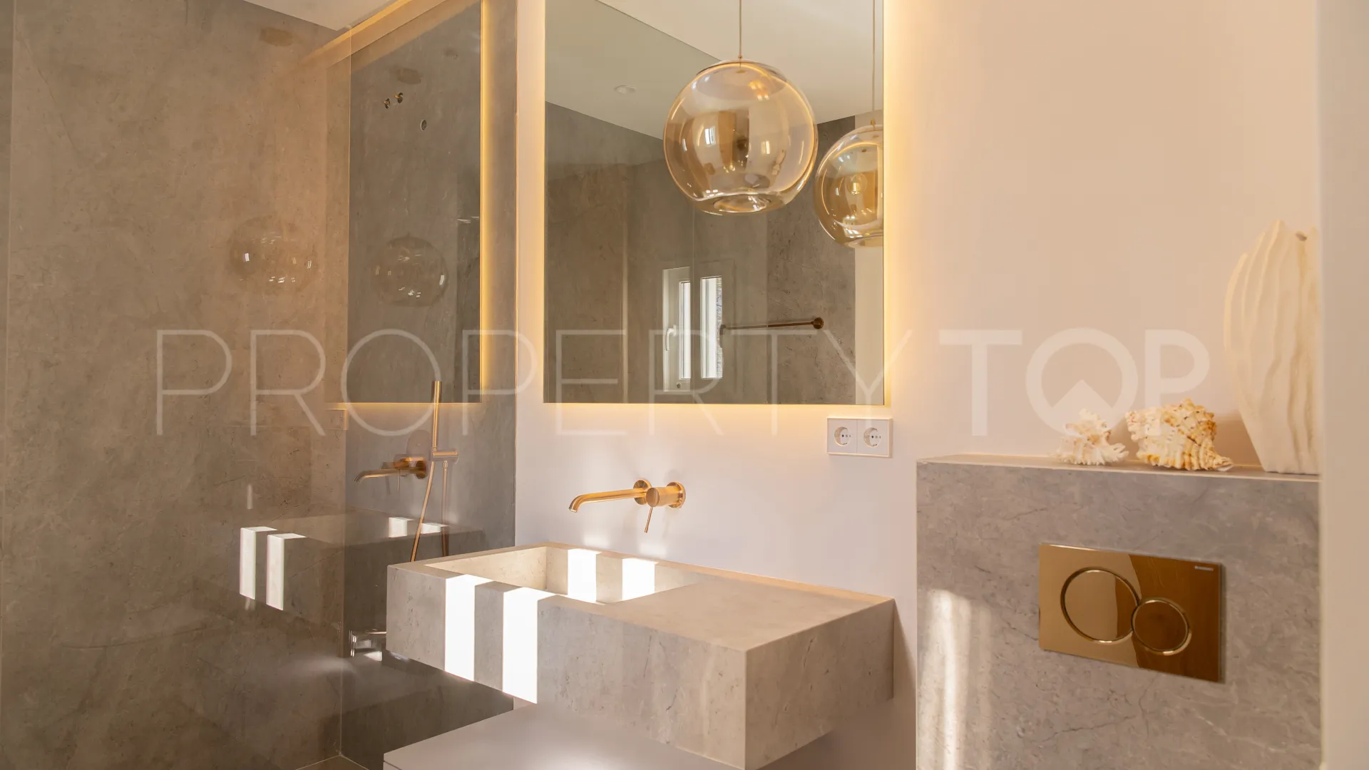Buy Aloha Gardens 4 bedrooms duplex penthouse