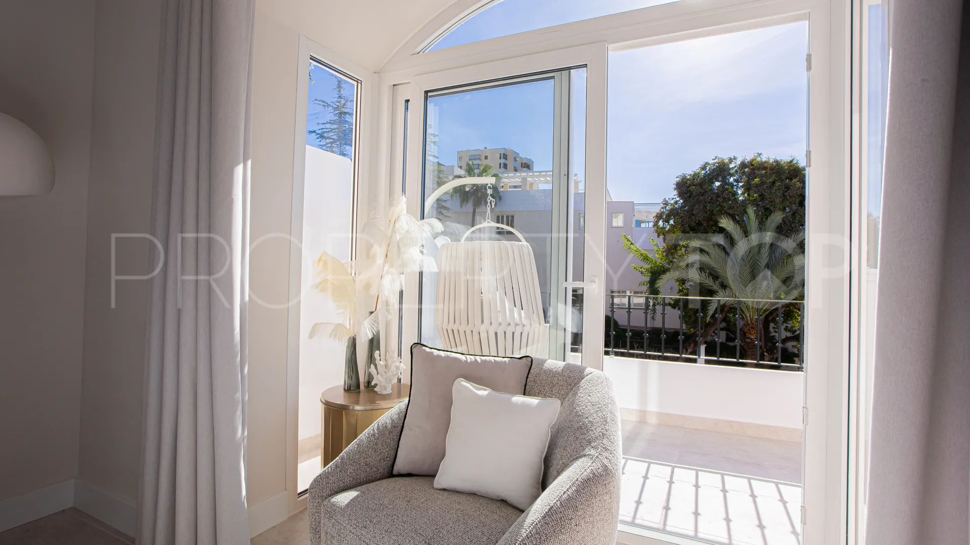 Buy Aloha Gardens 4 bedrooms duplex penthouse