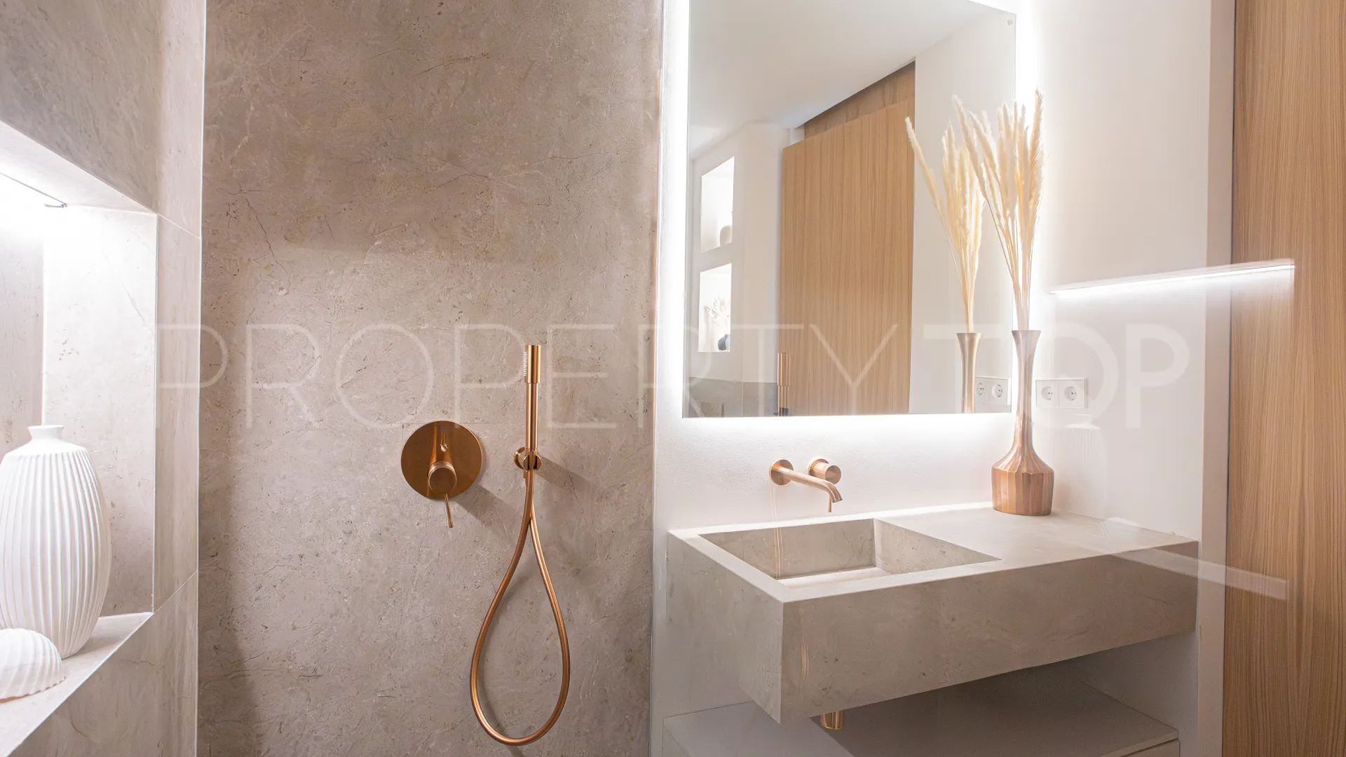 Buy Aloha Gardens 4 bedrooms duplex penthouse