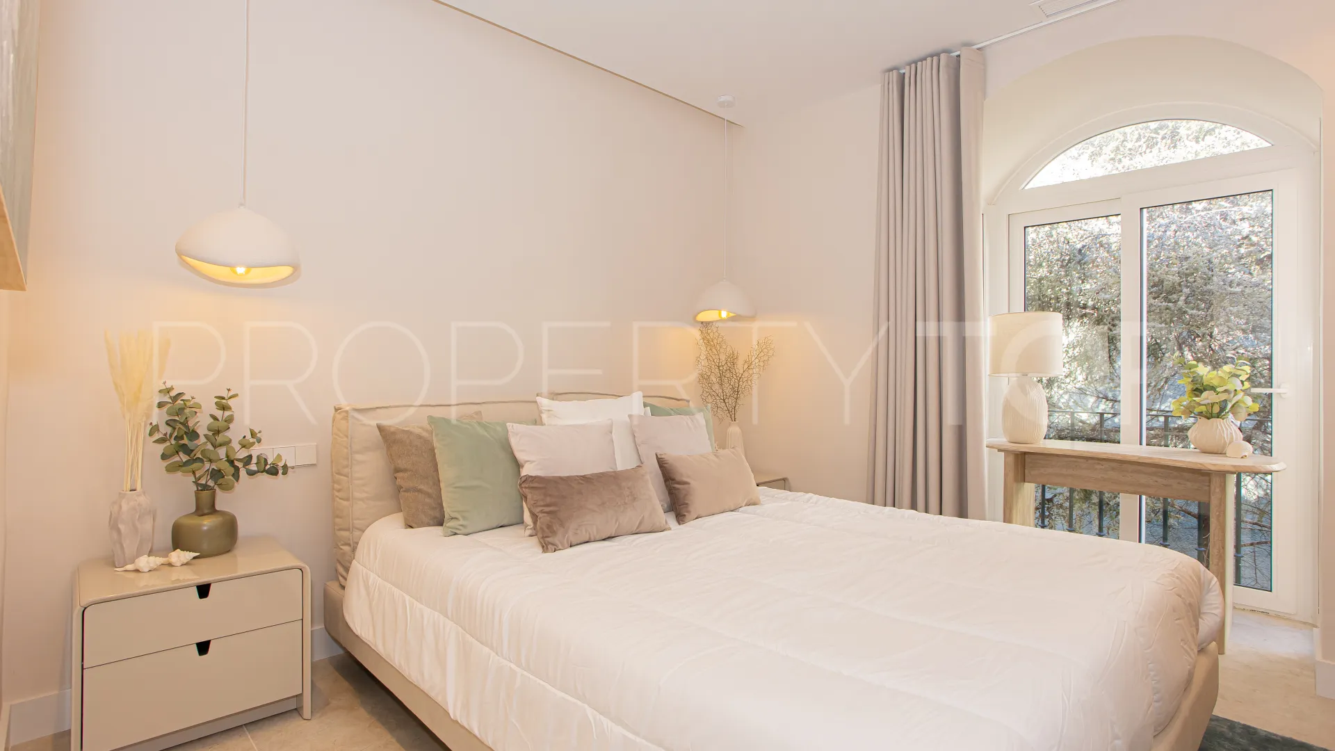 Buy Aloha Gardens 4 bedrooms duplex penthouse