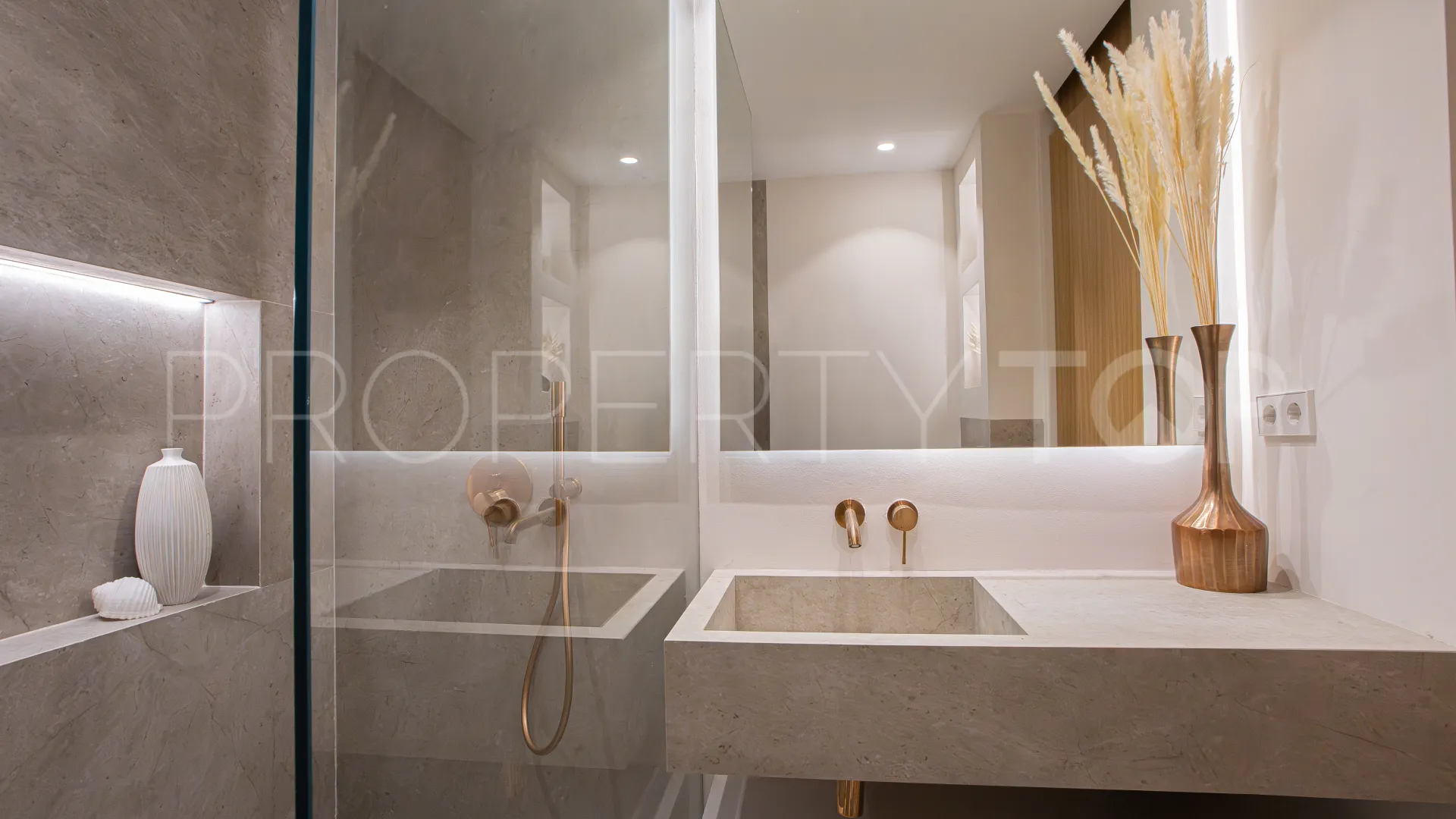 Buy Aloha Gardens 4 bedrooms duplex penthouse