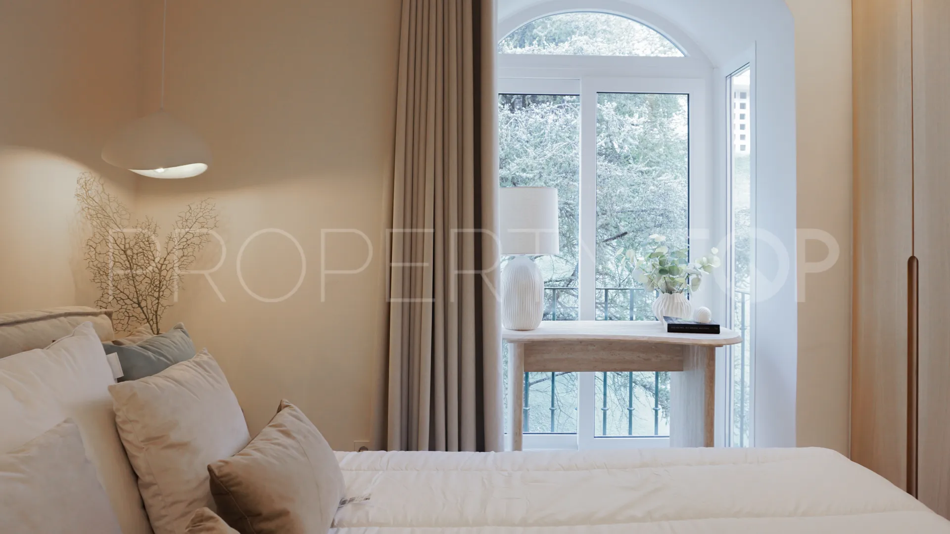 Buy Aloha Gardens 4 bedrooms duplex penthouse