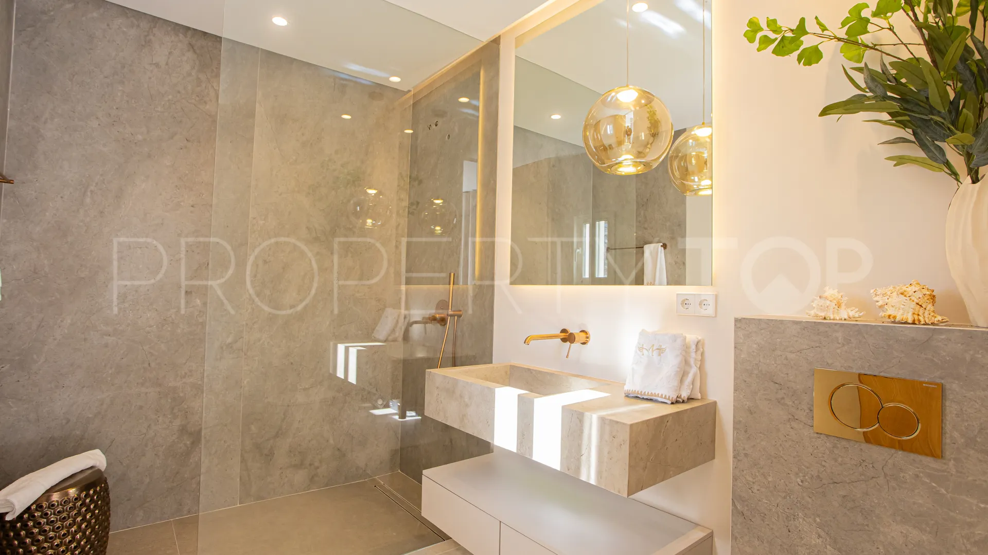 Buy Aloha Gardens 4 bedrooms duplex penthouse