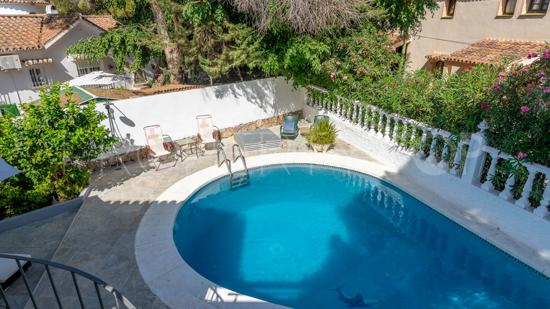 Buy villa with 4 bedrooms in Marbesa