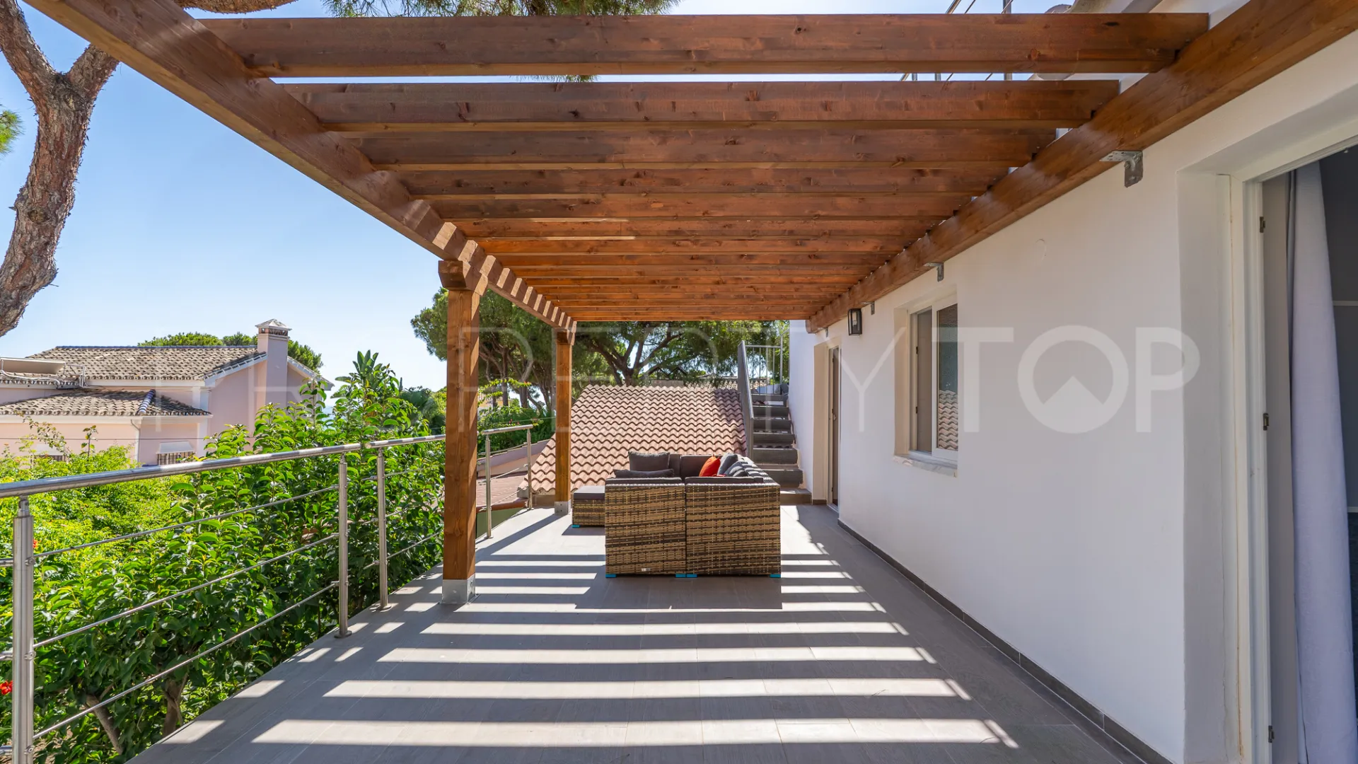 Buy villa with 4 bedrooms in Marbesa
