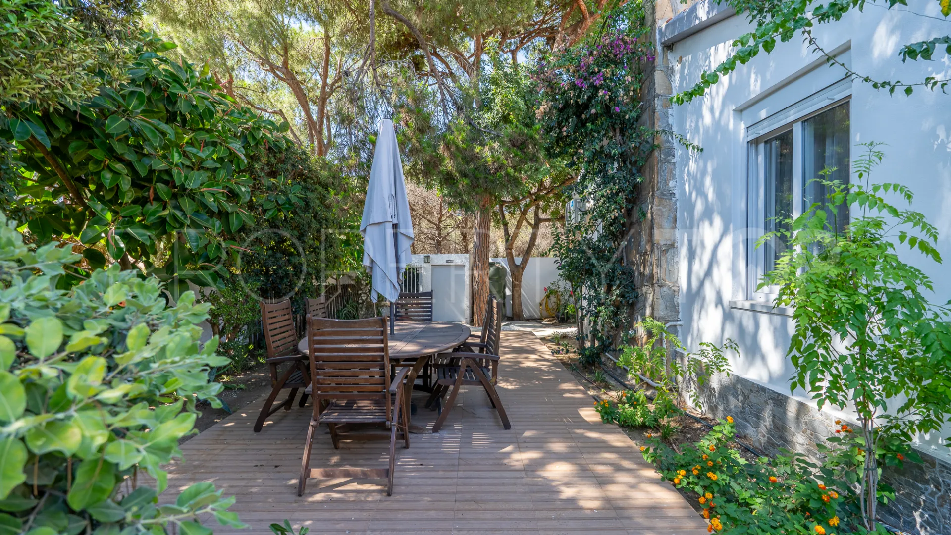 Buy villa with 4 bedrooms in Marbesa