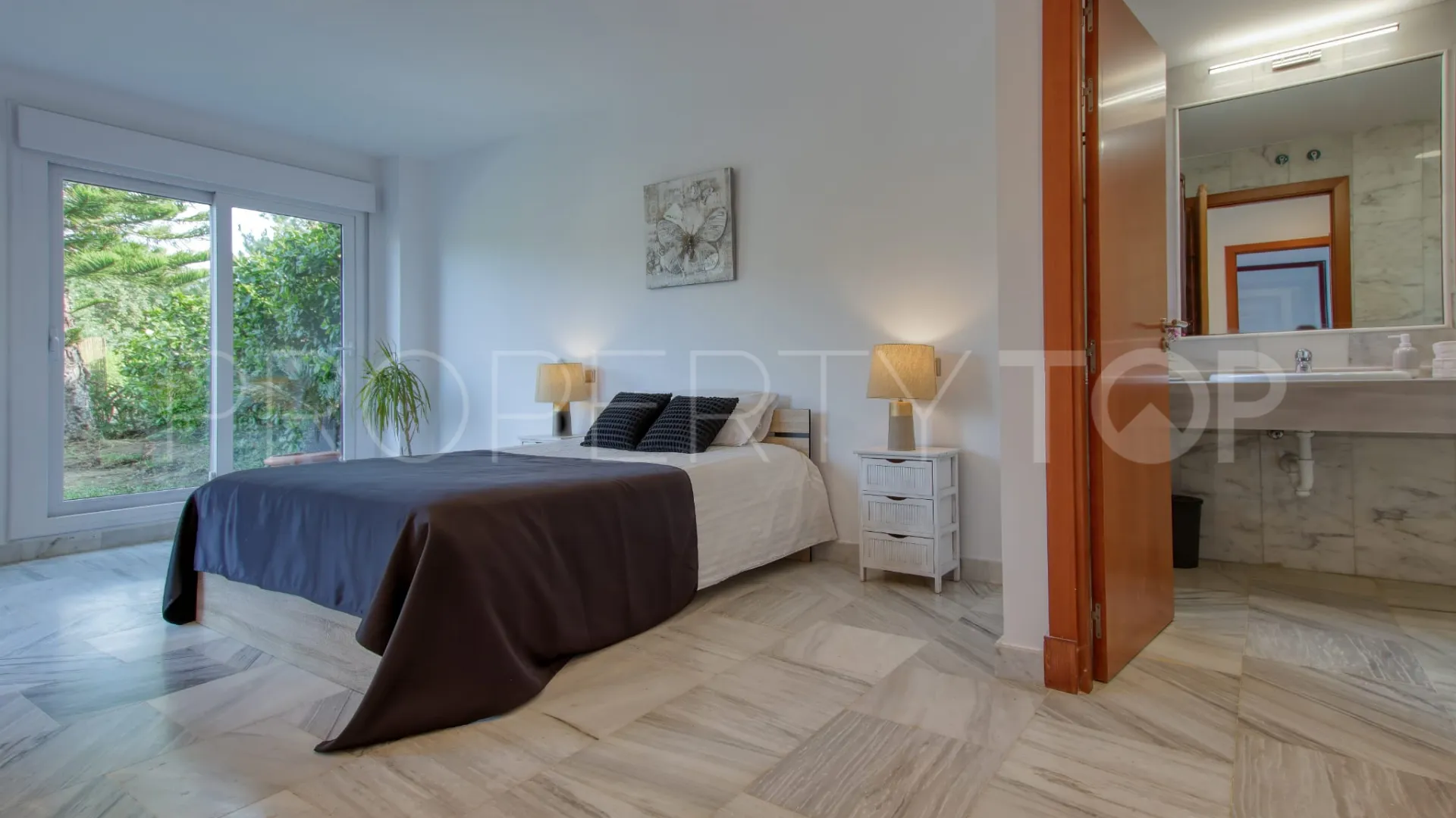 Villa en venta de 4 dormitorios en Lomas de Guadalmina