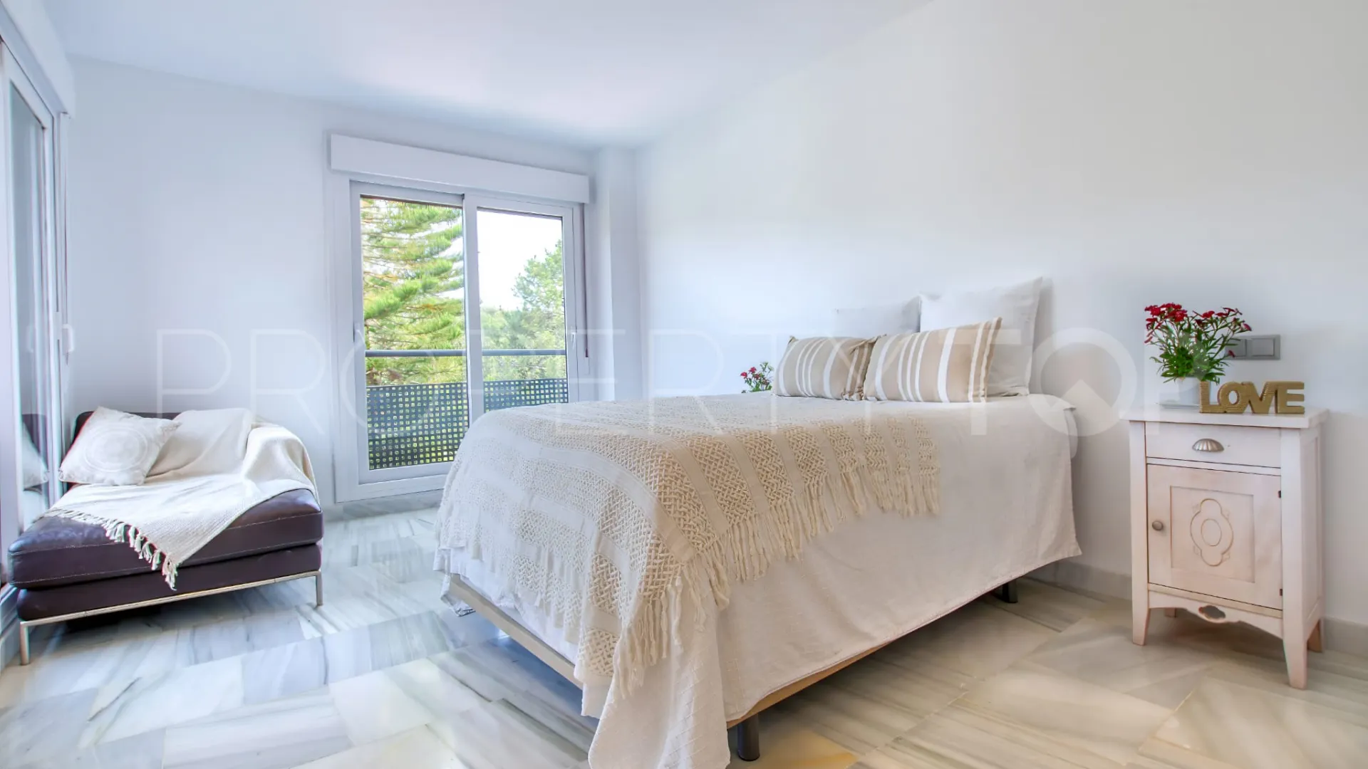 Villa en venta de 4 dormitorios en Lomas de Guadalmina
