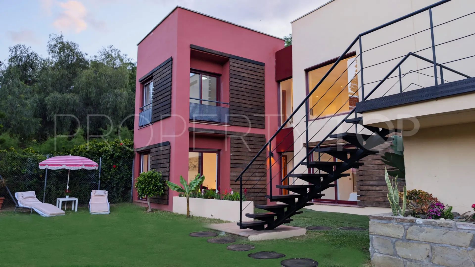 Villa en venta de 4 dormitorios en Lomas de Guadalmina
