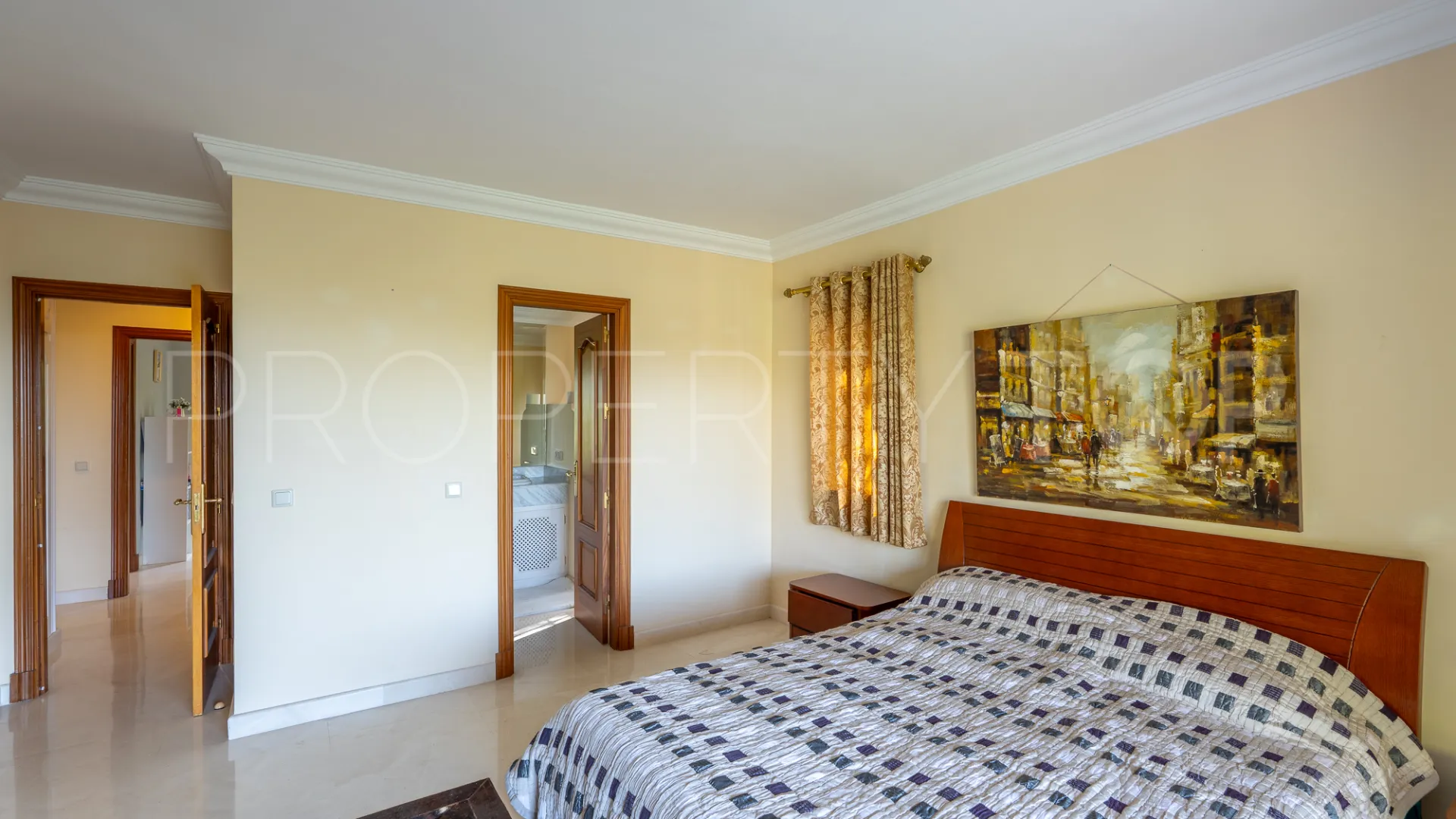 8 bedrooms villa for sale in El Herrojo