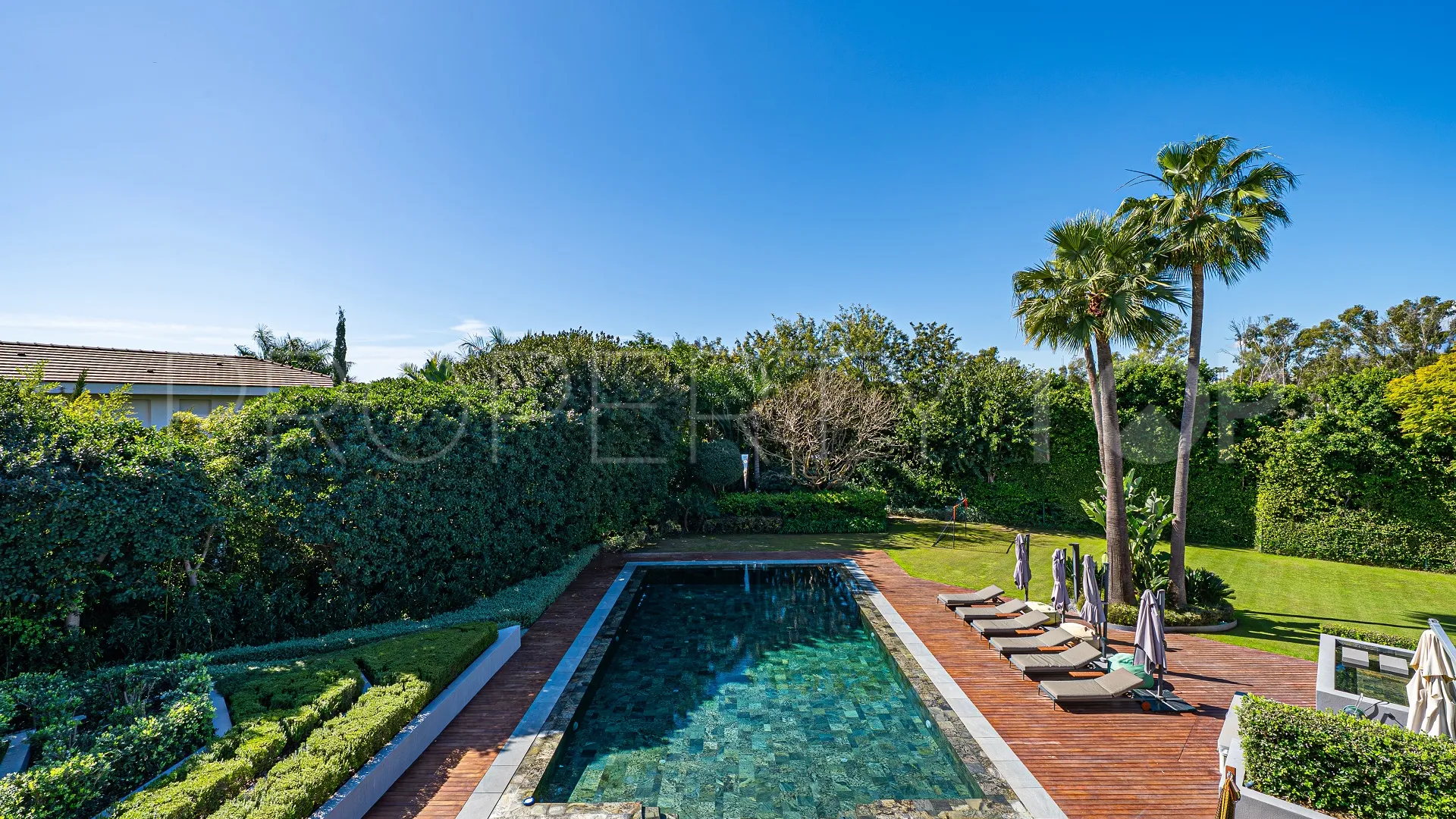 10 bedrooms Guadalmina Baja villa for sale
