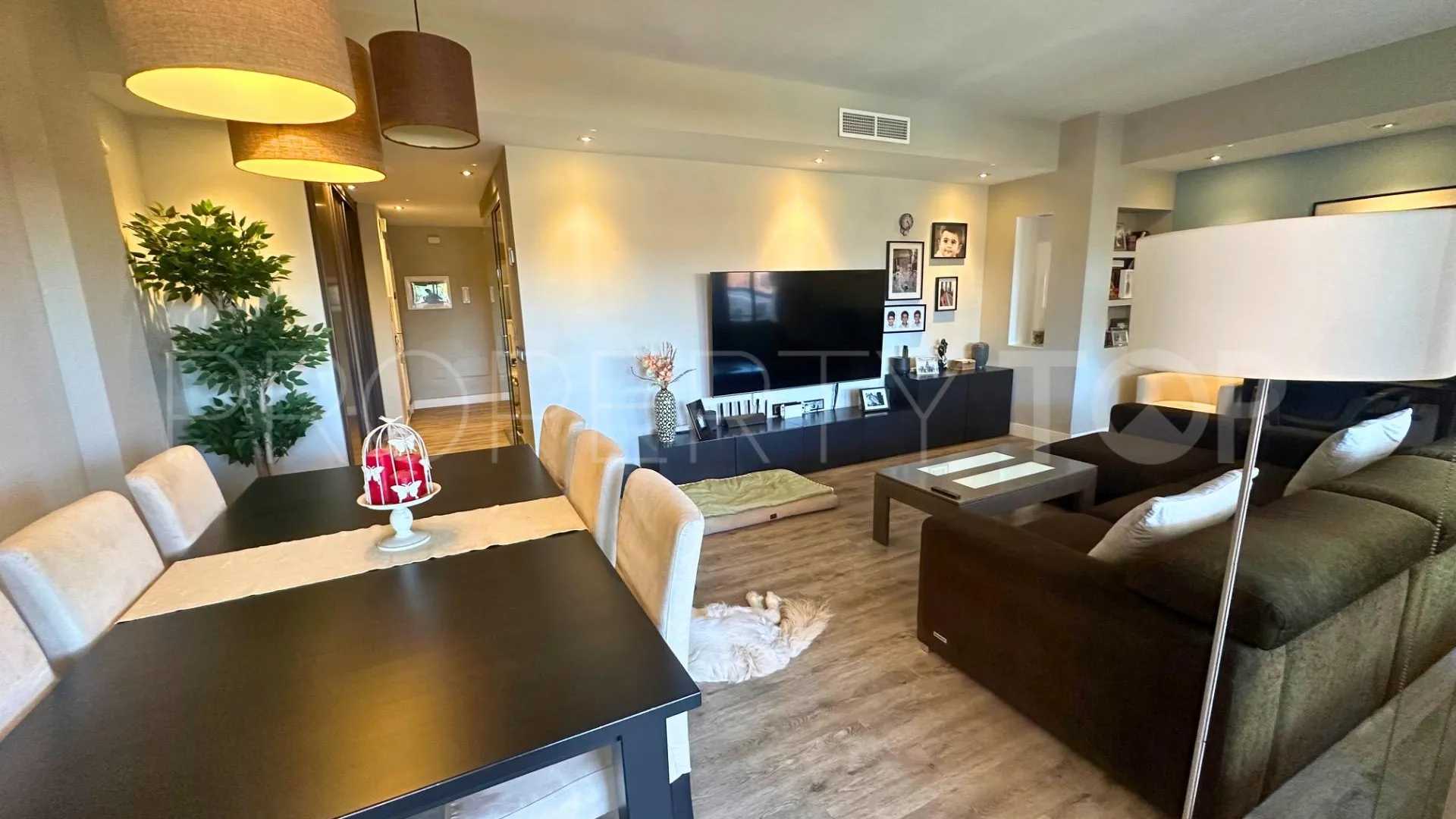 Elviria, apartamento en venta con 3 dormitorios