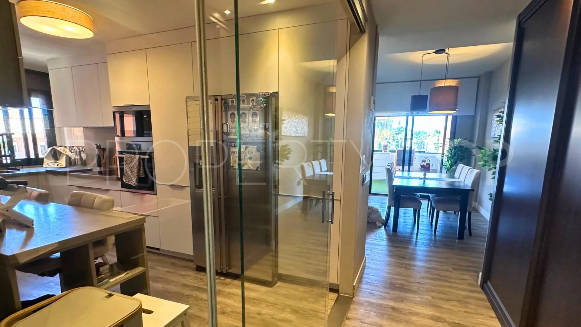 Elviria, apartamento en venta con 3 dormitorios