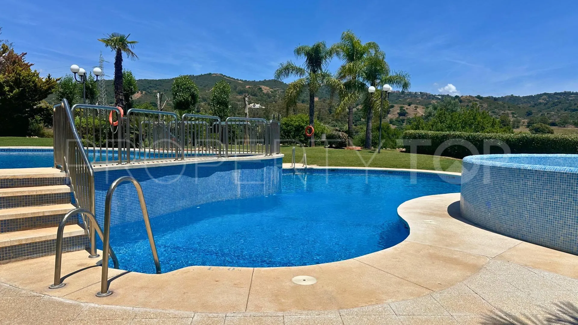 Elviria, apartamento en venta con 3 dormitorios