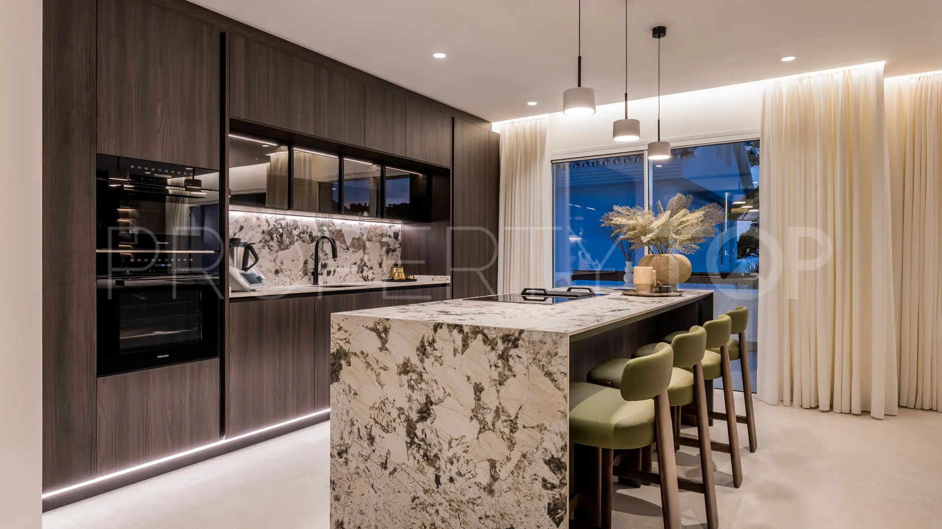 Buy Marbella penthouse with 3 bedrooms