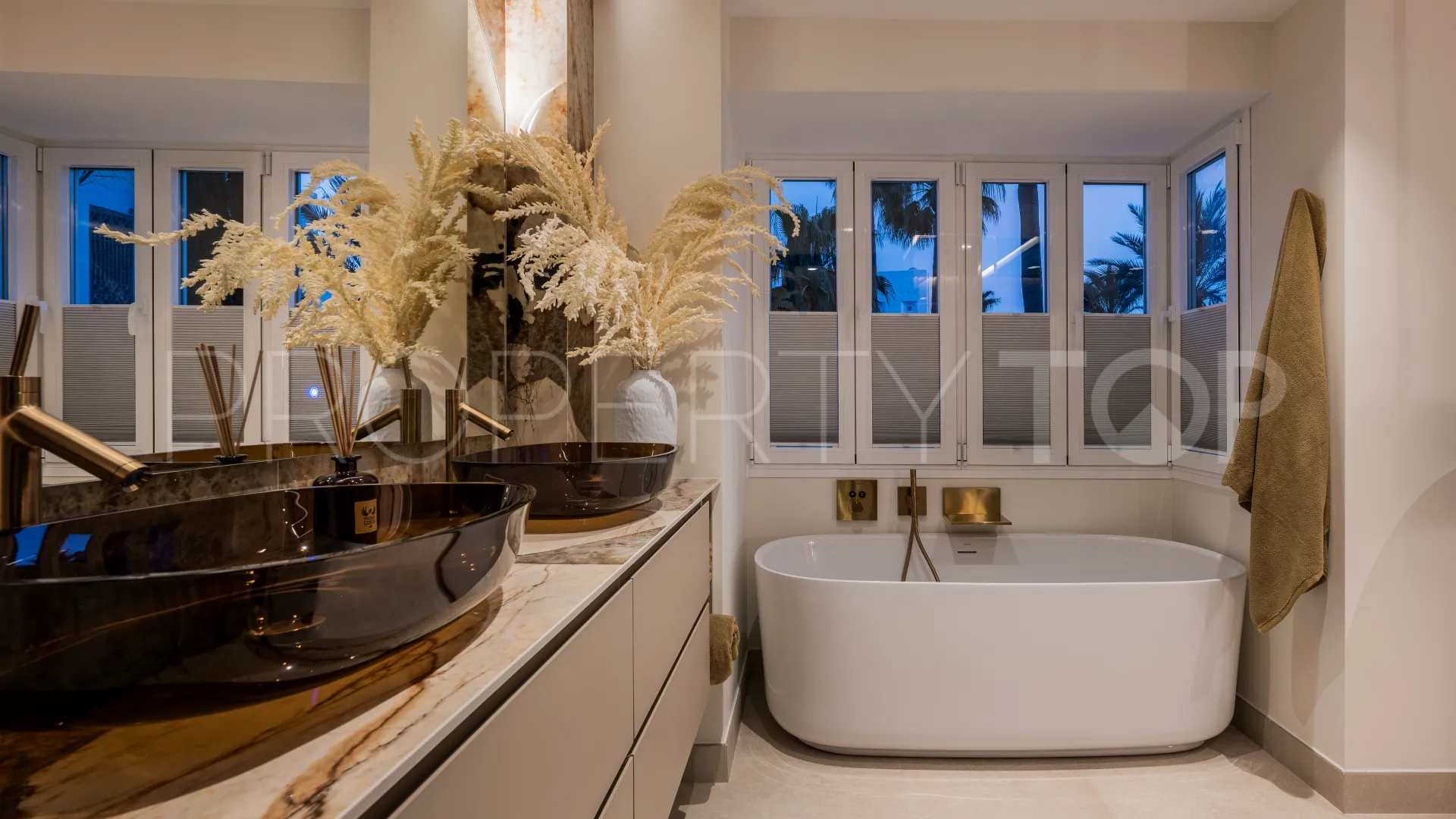 Buy Marbella penthouse with 3 bedrooms