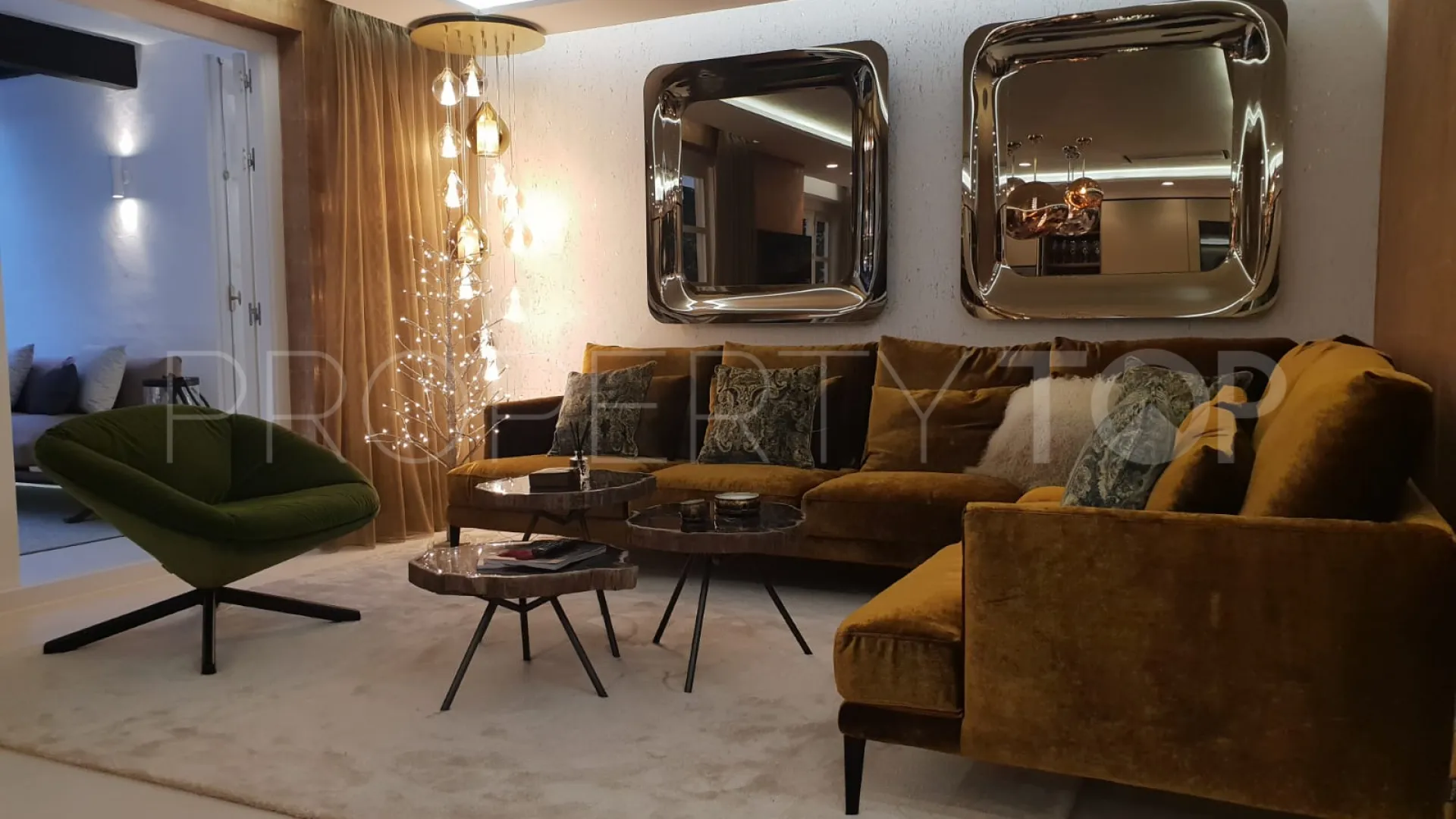 Ground floor apartment for sale in Puente Romano with 2 bedrooms