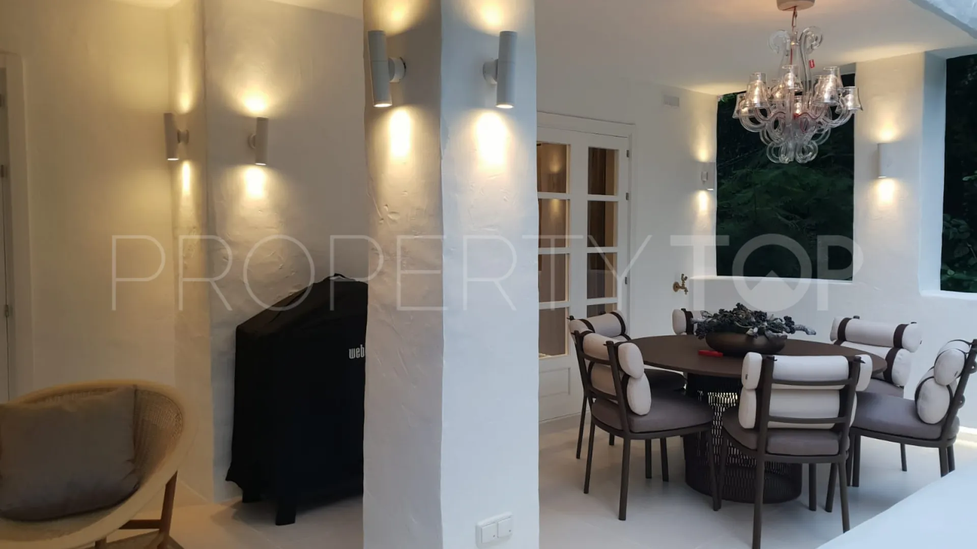 Ground floor apartment for sale in Puente Romano with 2 bedrooms