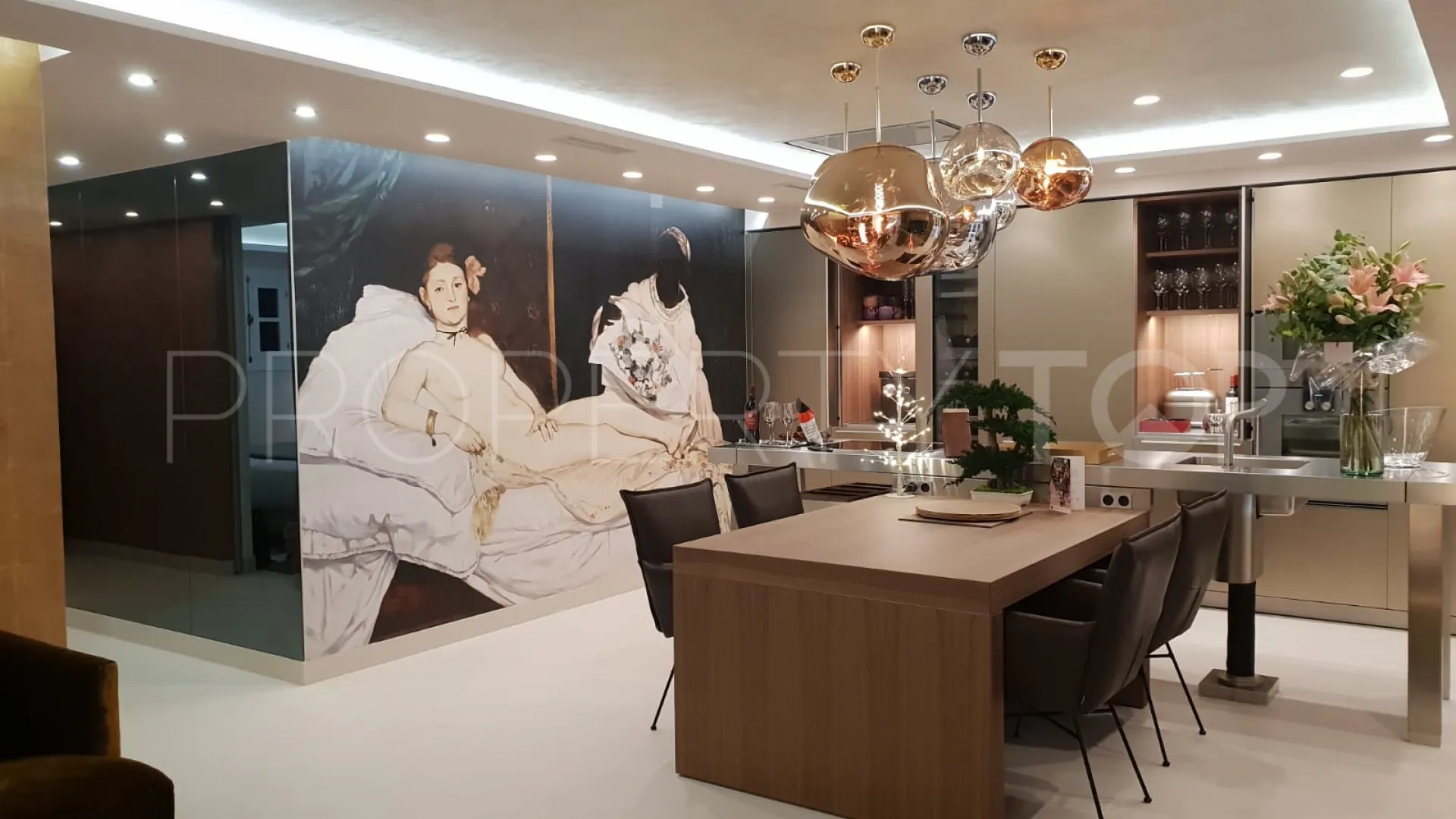 Ground floor apartment for sale in Puente Romano with 2 bedrooms