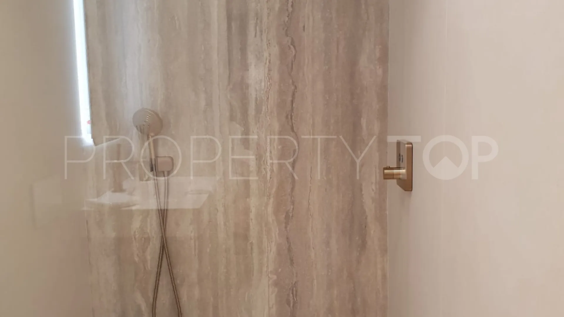 Ground floor apartment for sale in Puente Romano with 2 bedrooms