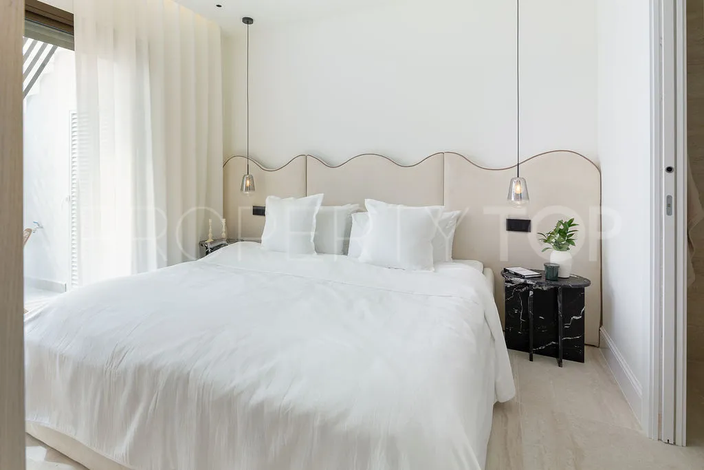 Buy 3 bedrooms penthouse in La Quinta