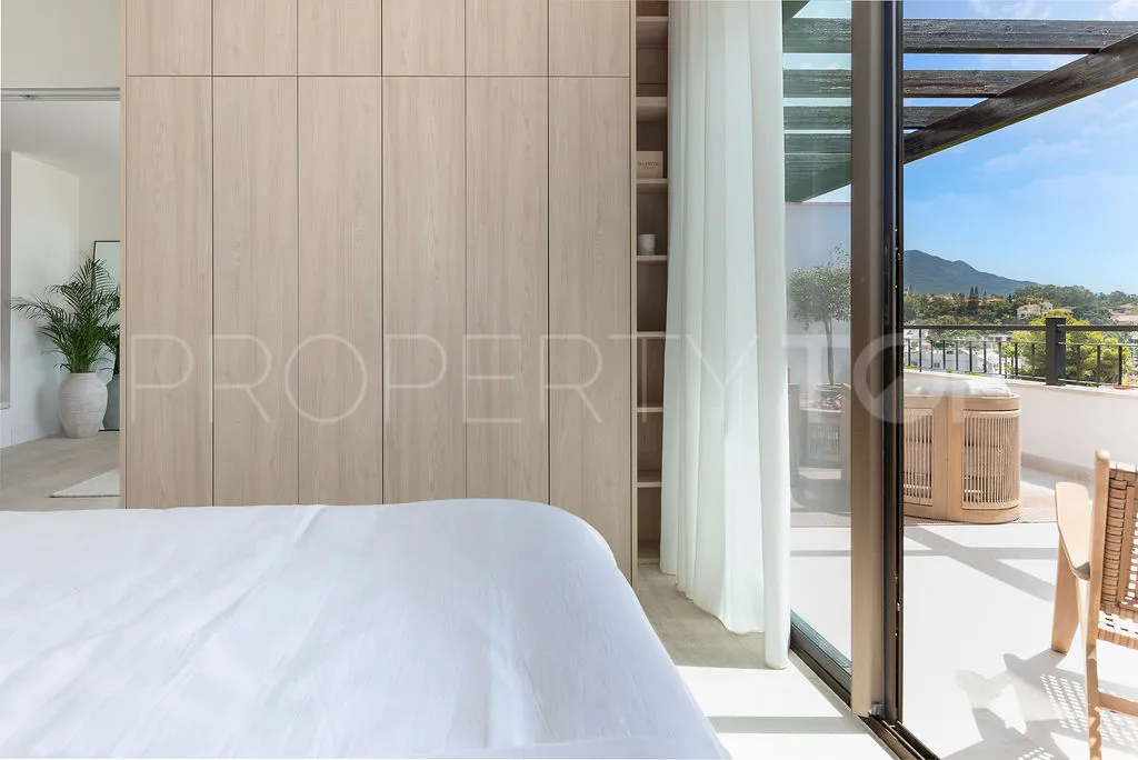 Buy 3 bedrooms penthouse in La Quinta