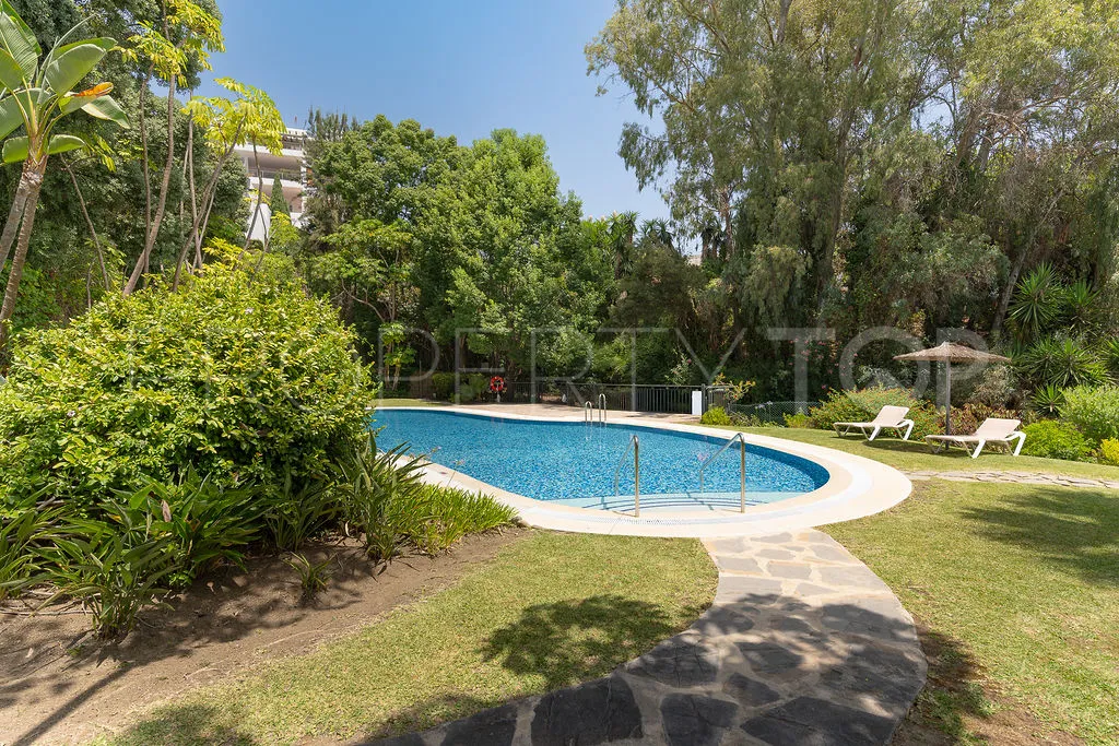 Buy 3 bedrooms penthouse in La Quinta