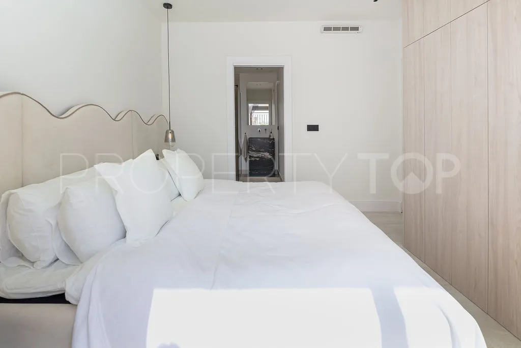Buy 3 bedrooms penthouse in La Quinta