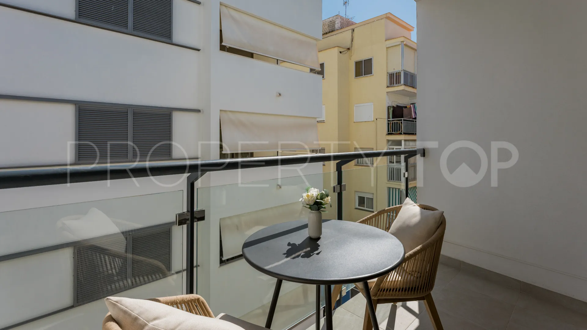 2 bedrooms apartment in Estepona Centre for sale