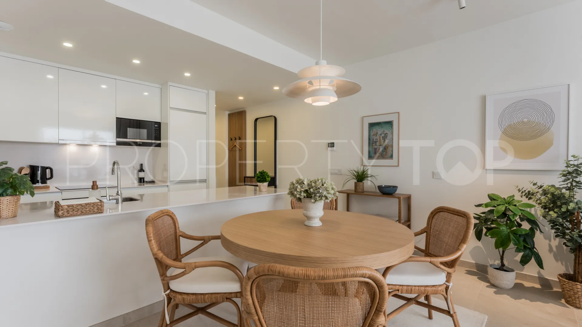 2 bedrooms apartment in Estepona Centre for sale