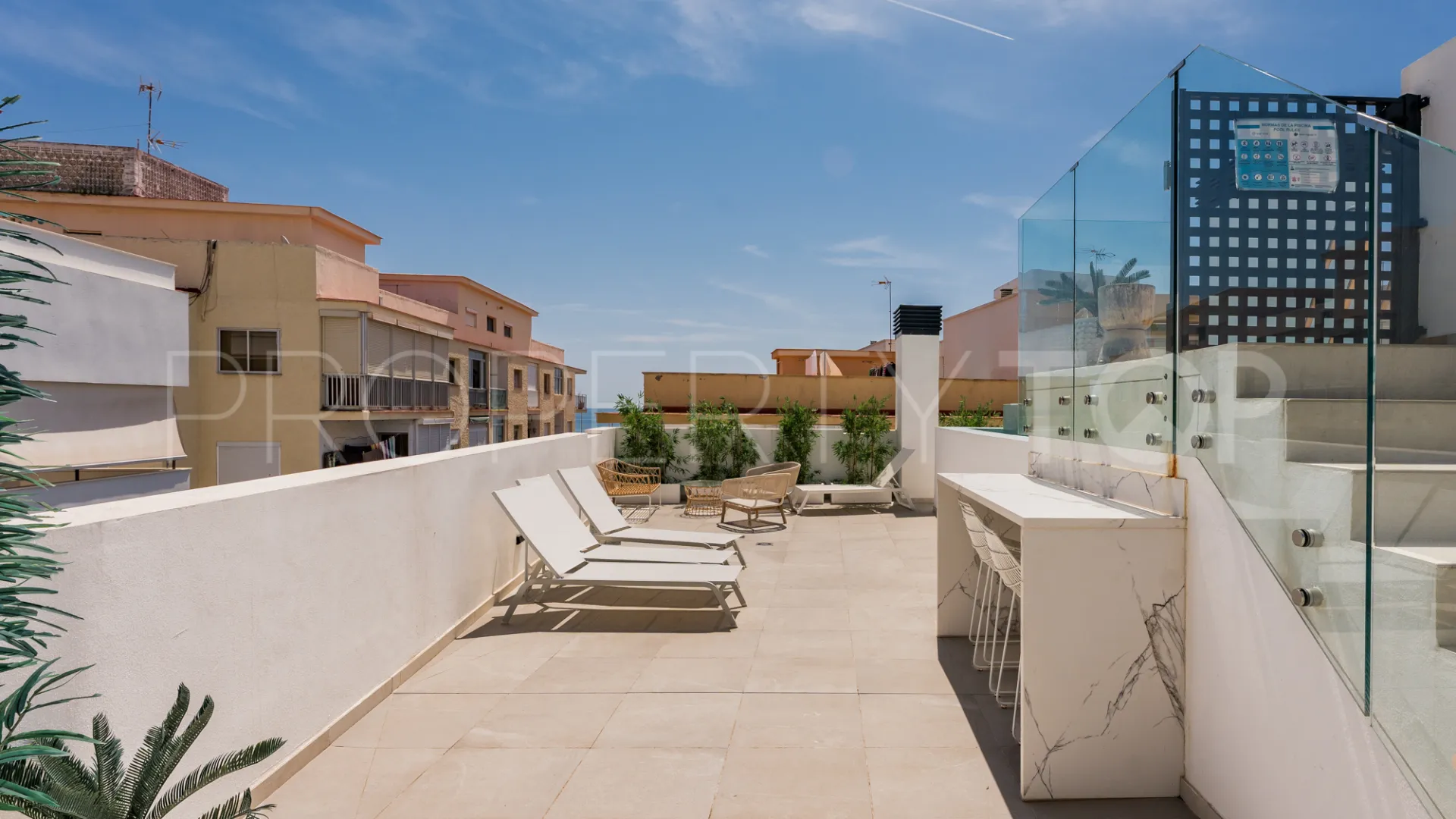 2 bedrooms apartment in Estepona Centre for sale