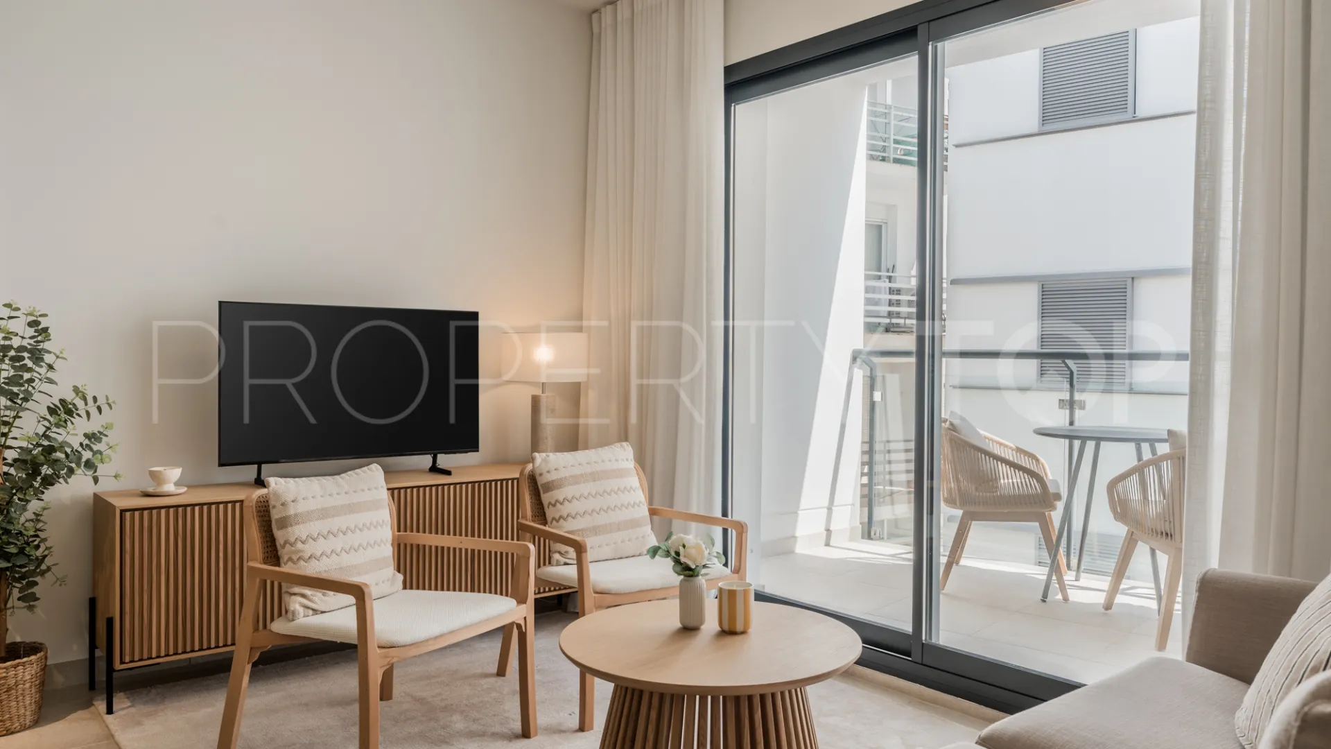 2 bedrooms apartment in Estepona Centre for sale
