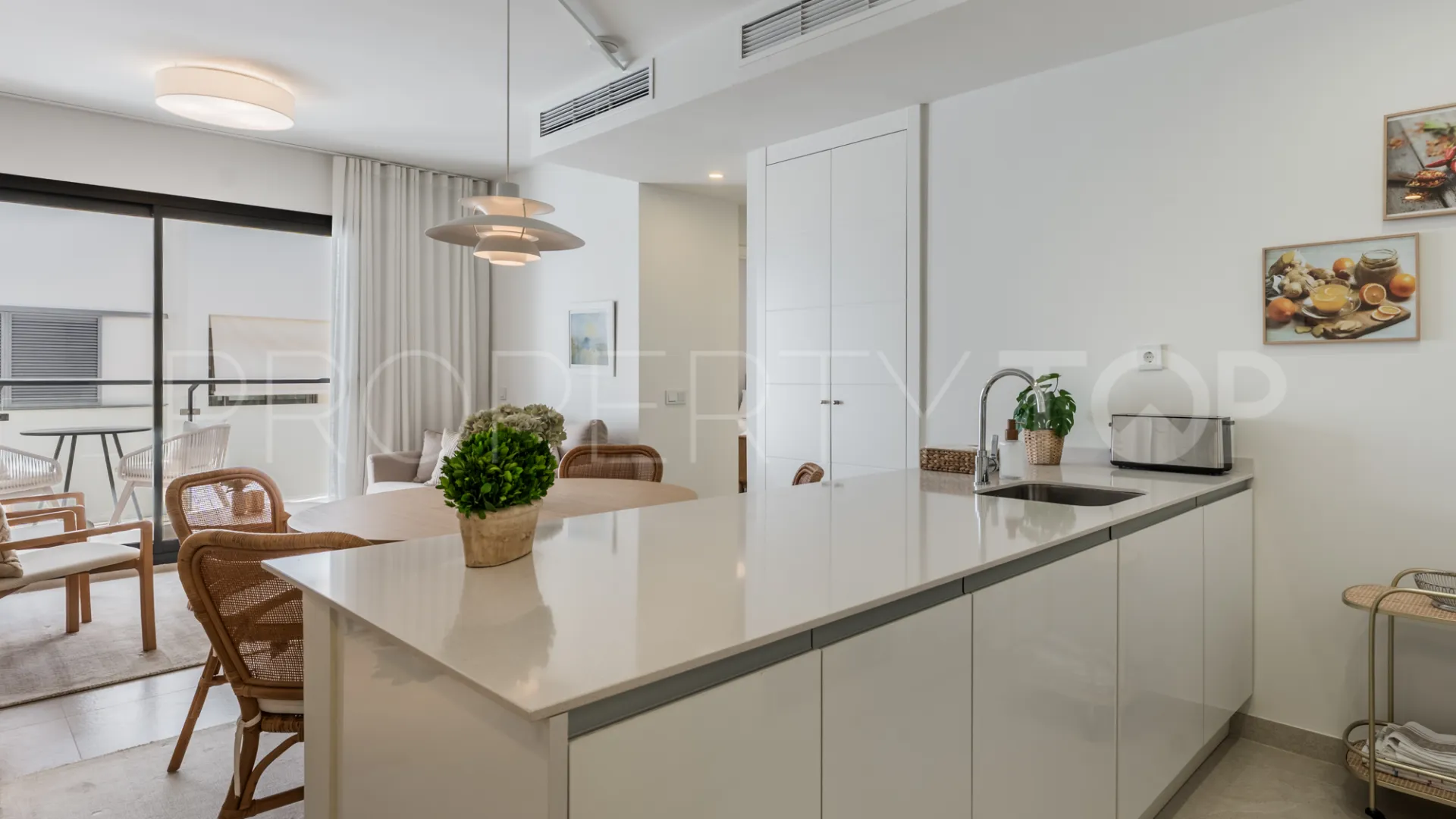 2 bedrooms apartment in Estepona Centre for sale