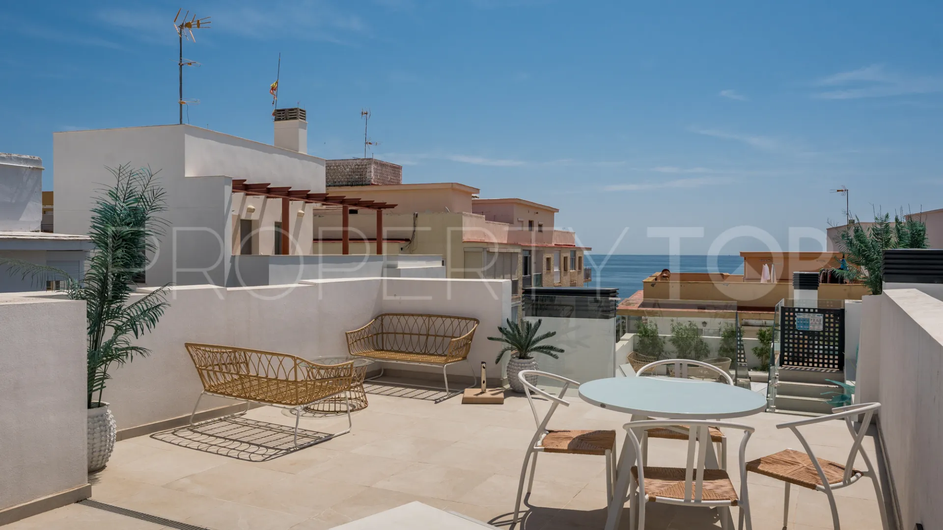 2 bedrooms apartment in Estepona Centre for sale