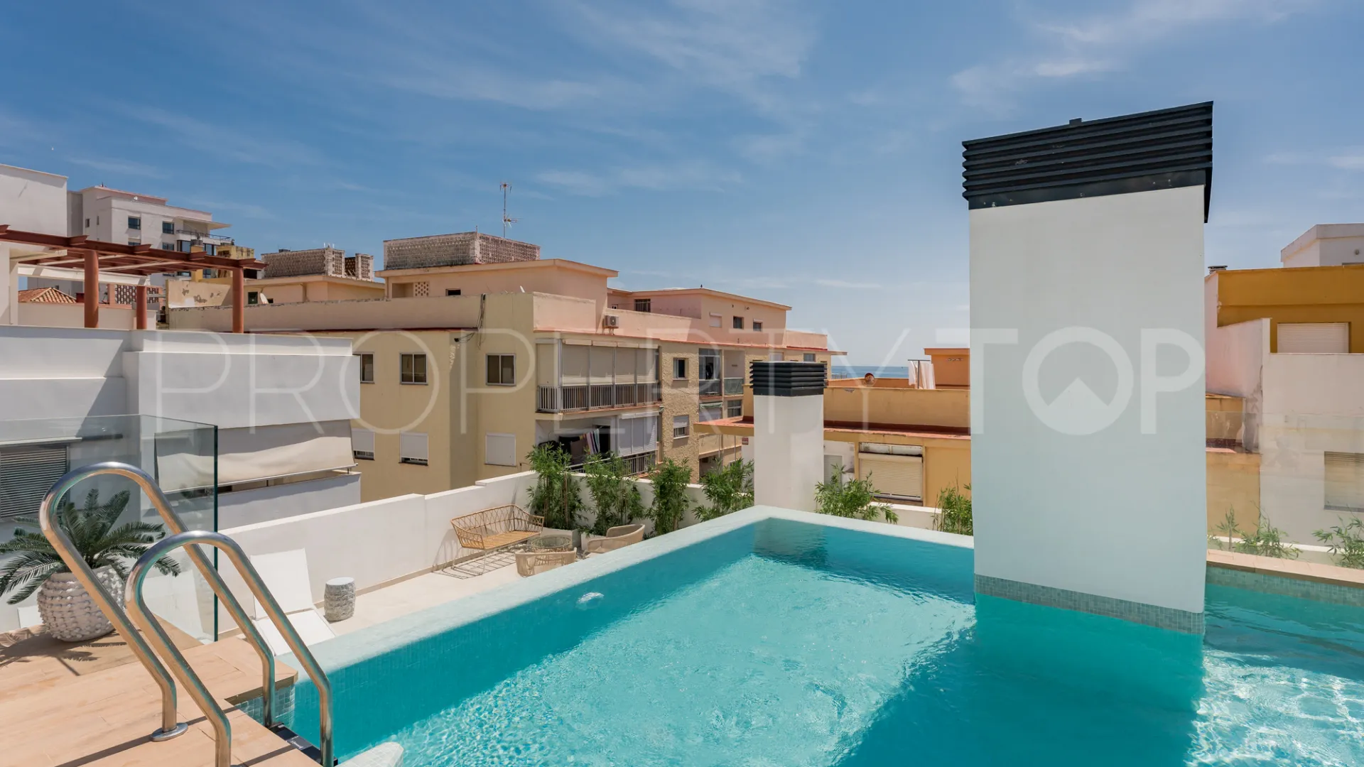 2 bedrooms apartment in Estepona Centre for sale