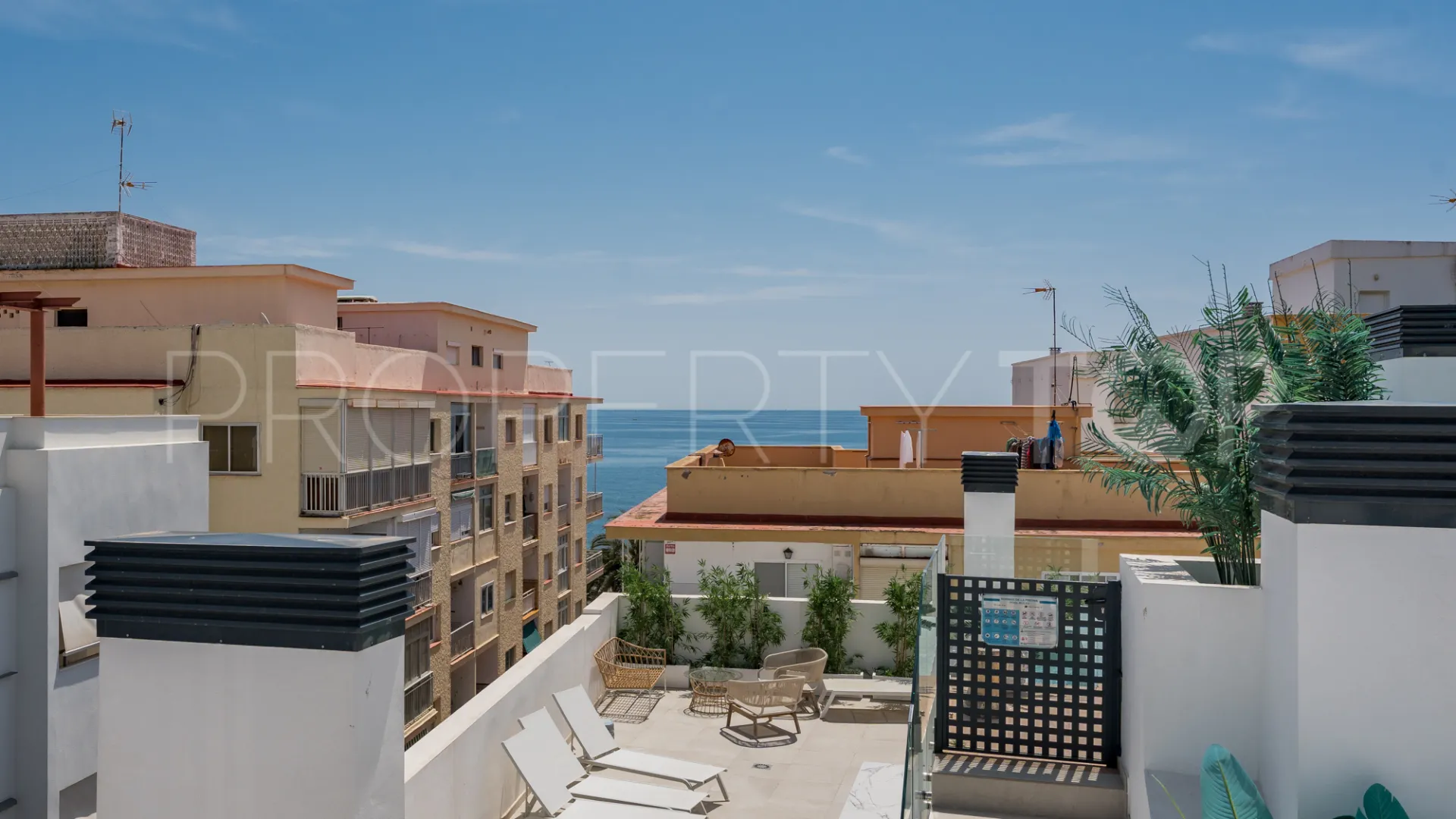 2 bedrooms apartment in Estepona Centre for sale