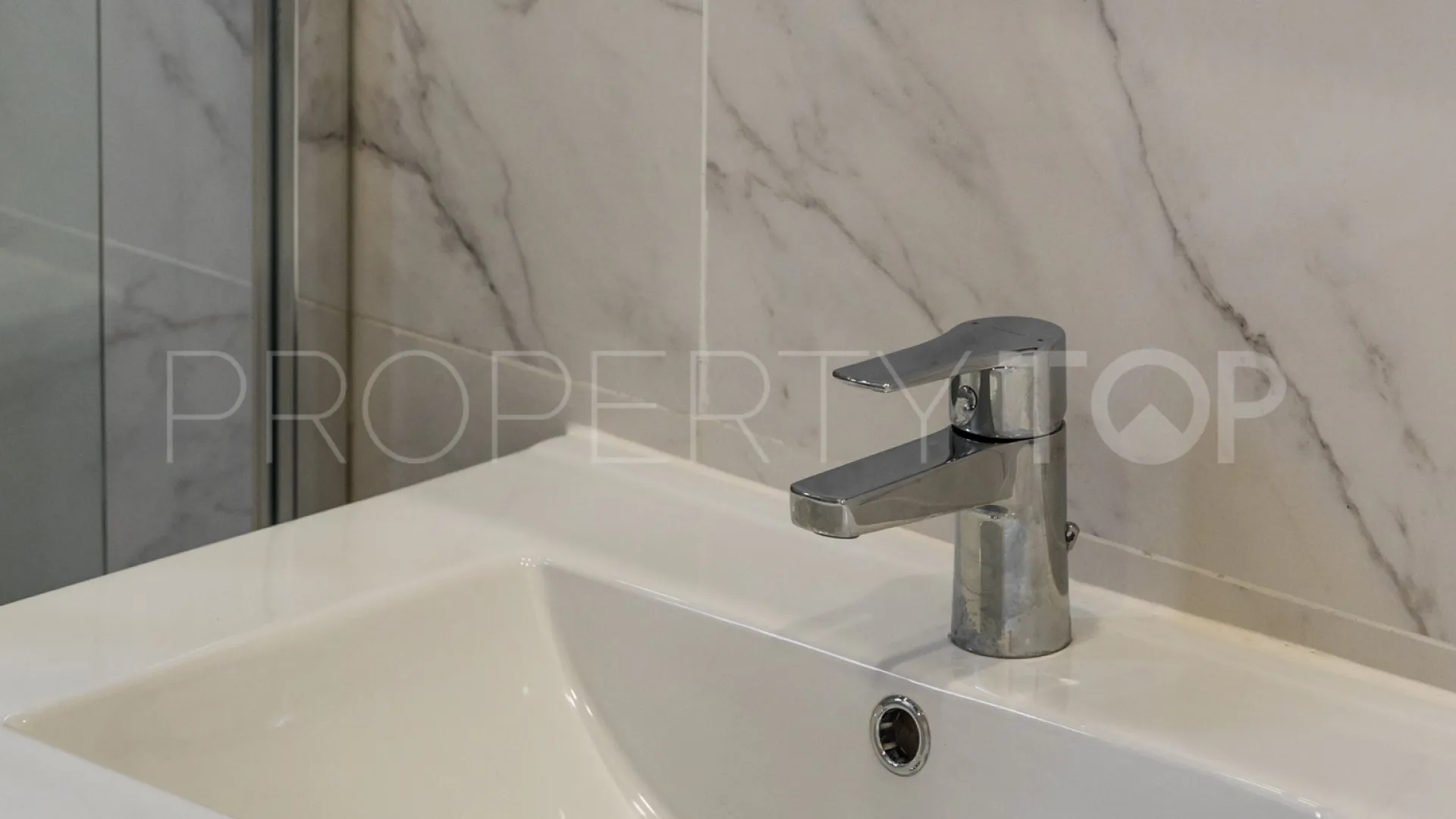 2 bedrooms apartment in Estepona Centre for sale