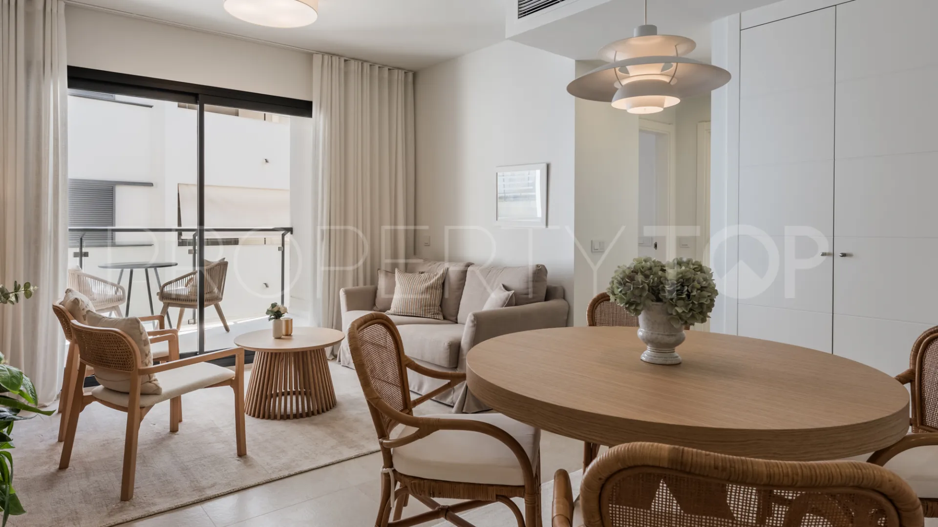 2 bedrooms apartment in Estepona Centre for sale